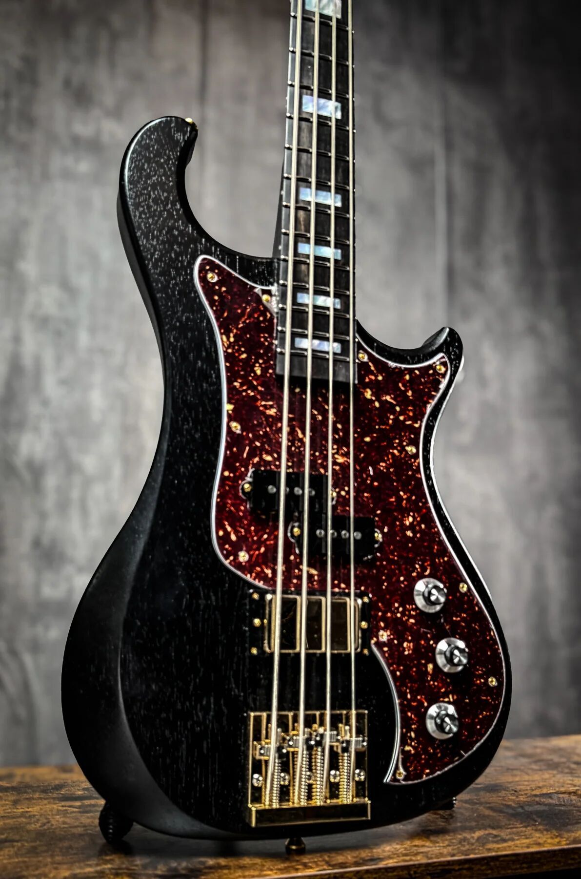 Thunderclapper Plague Bass Charley Ruddell Limited EditionBody