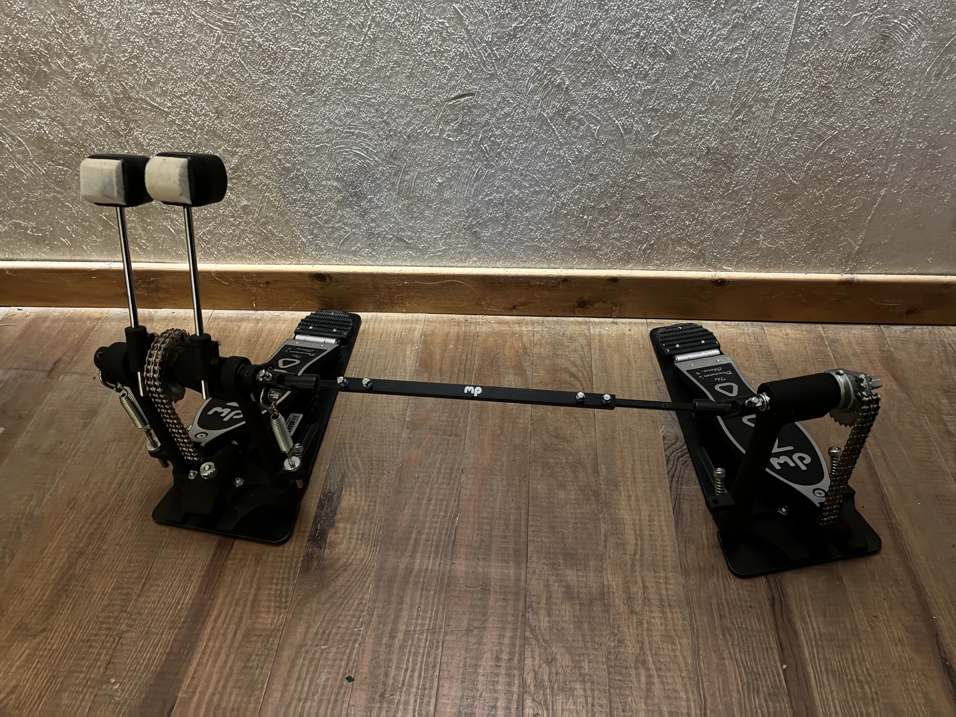 VENDS DOUBLE PEDALE GROSSE CAISSE PRO DW 7000 (en super état)