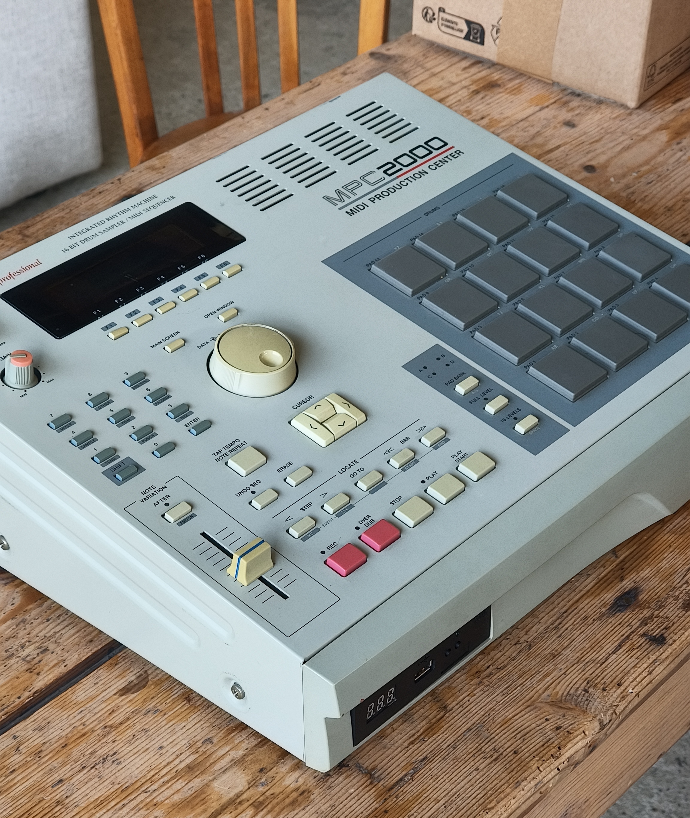 Akai Professional MPC2000 (77121)