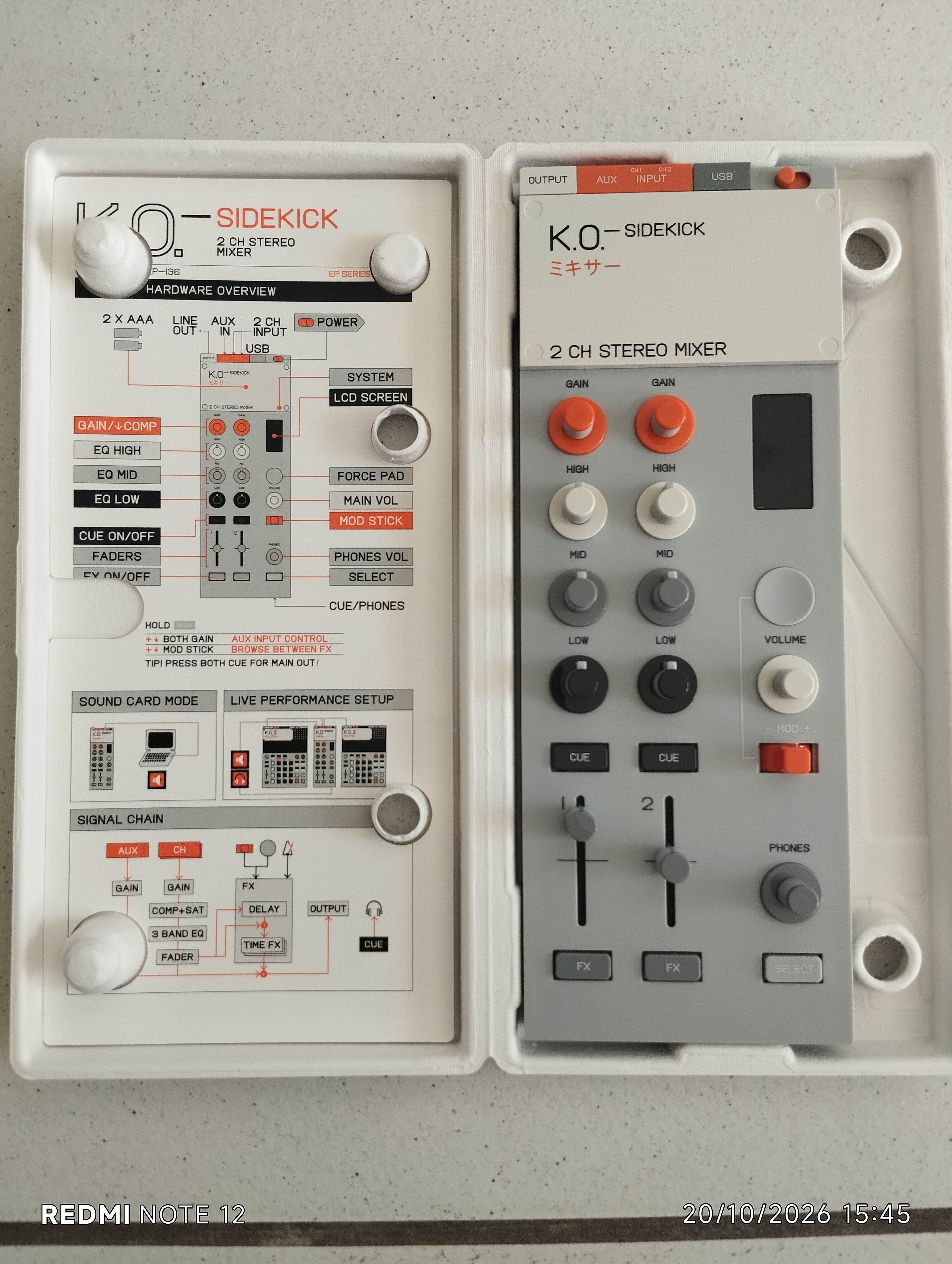 Table de mixage / Processeur d'effets Teenage Engineering EP-136 K.O. Sidekick