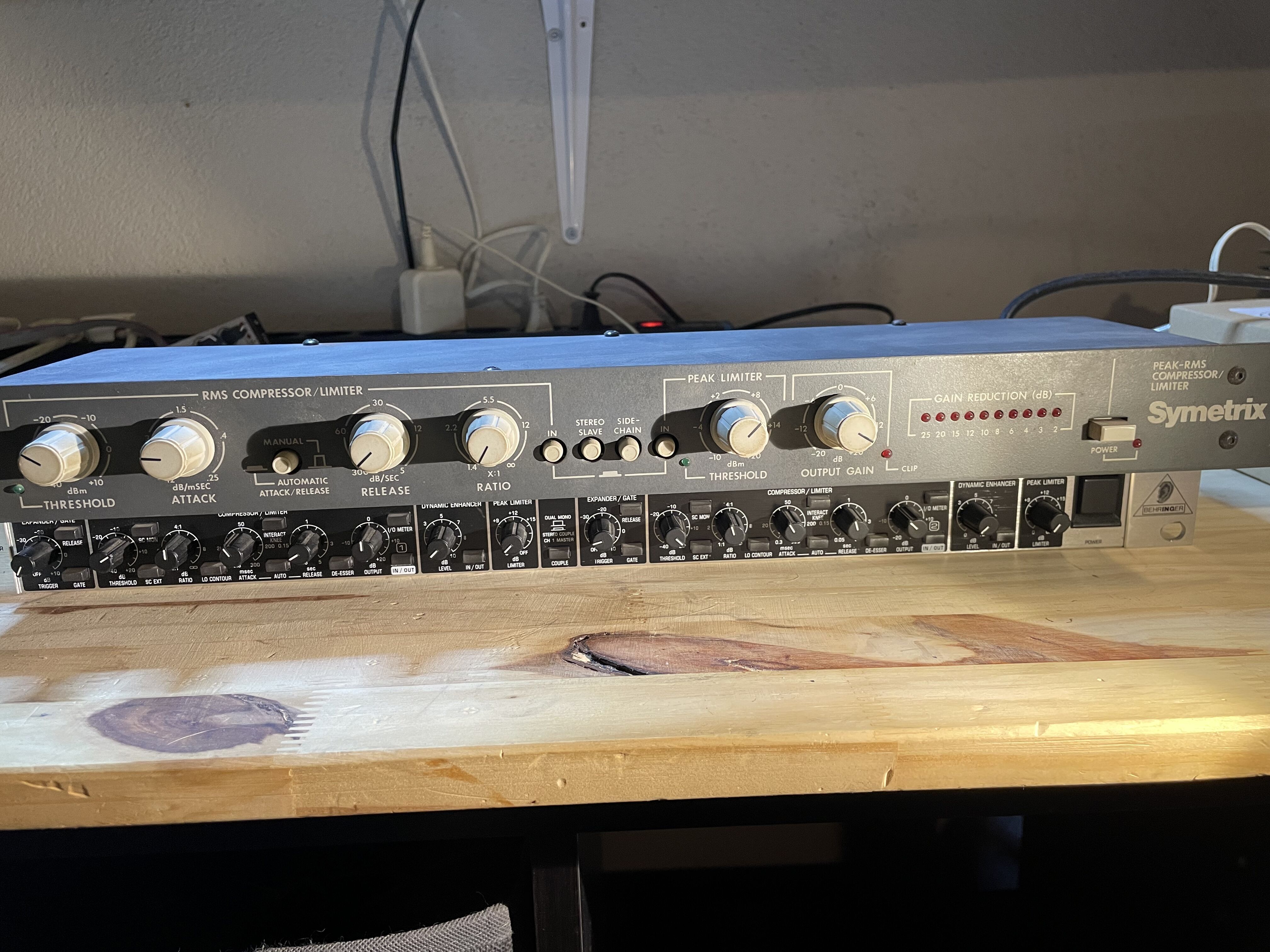 Symetrix 510 (clone de dbx160 ?)