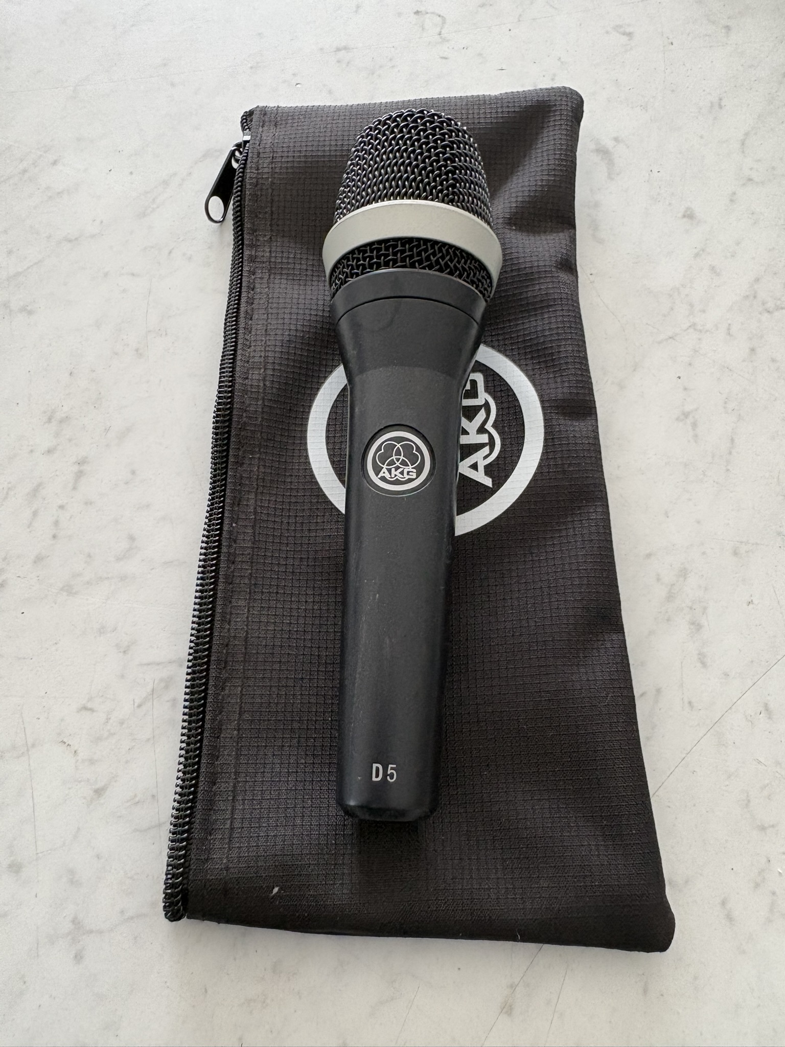 AKG D5