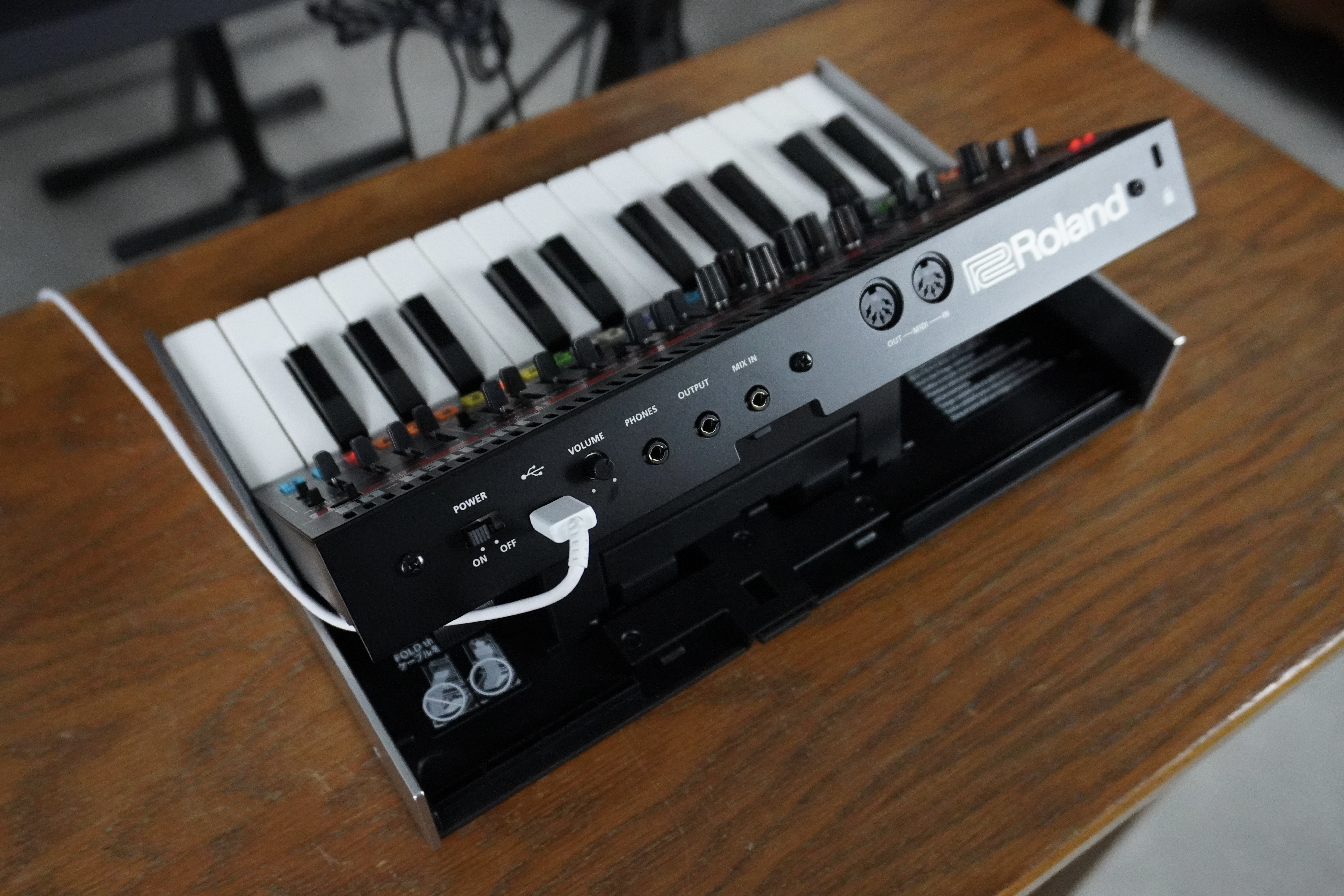 Roland Jupiter-08 - arri&egrave;re 2