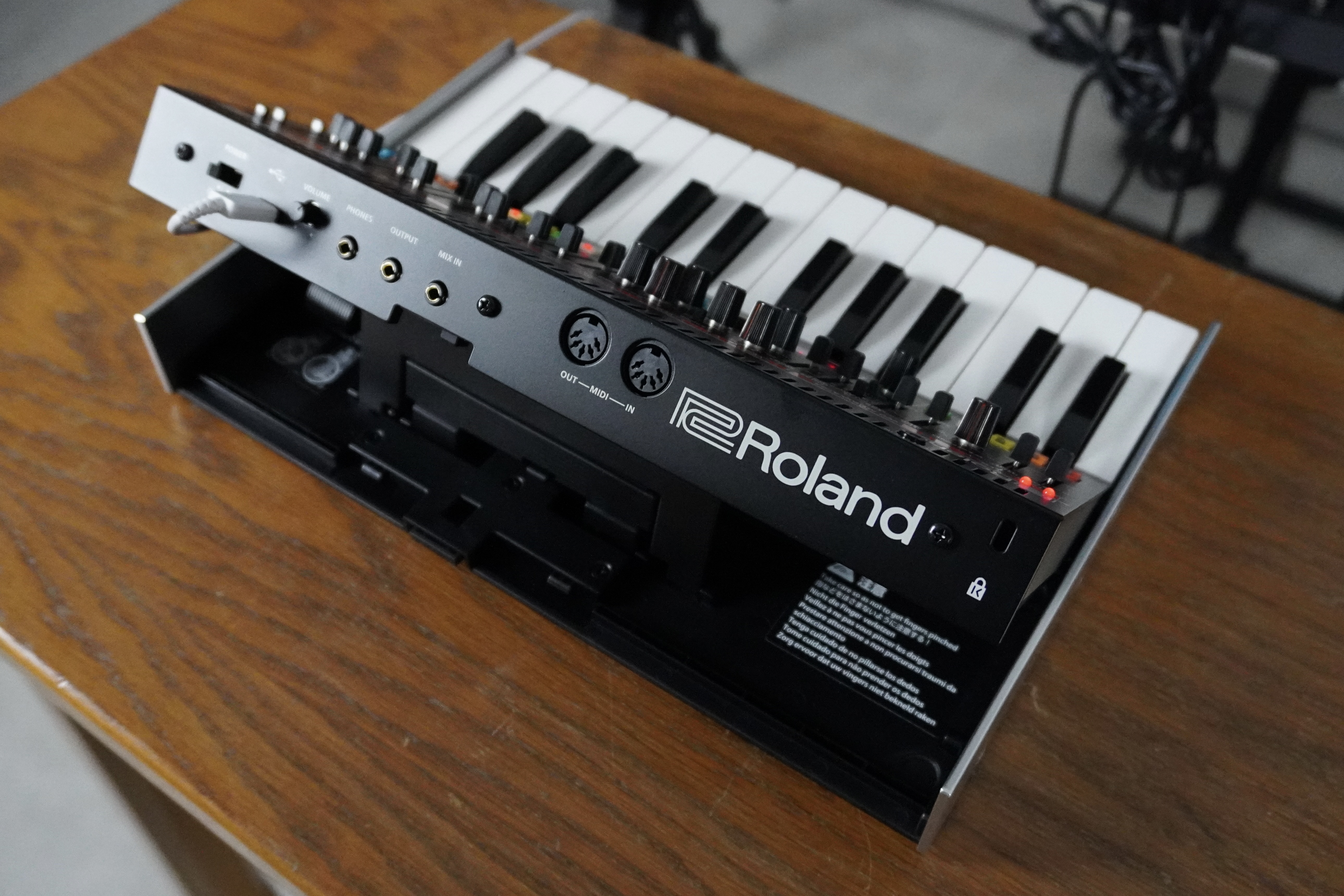 Roland Jupiter-08 - arri&egrave;re 3