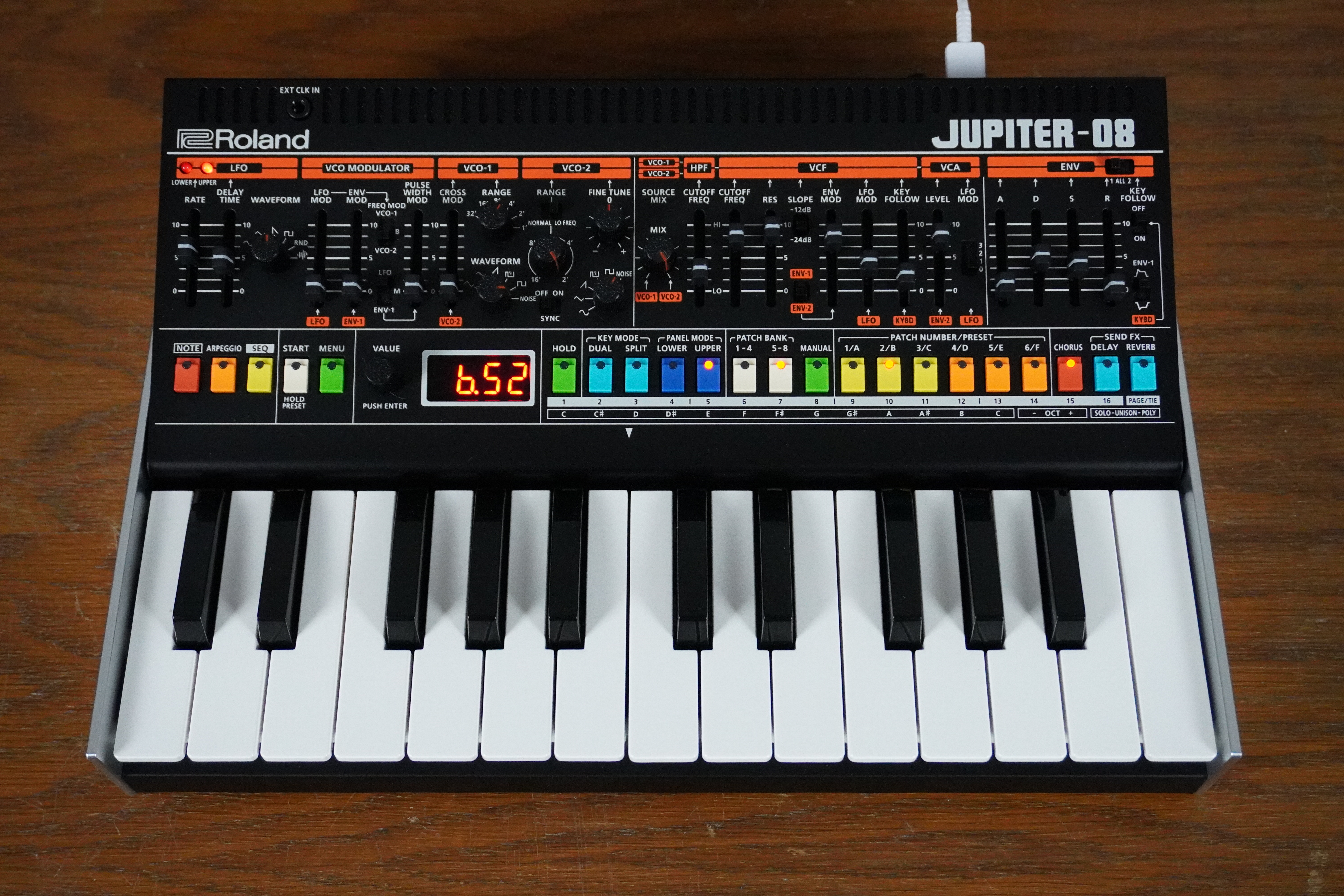 Roland Jupiter-08 - face 5