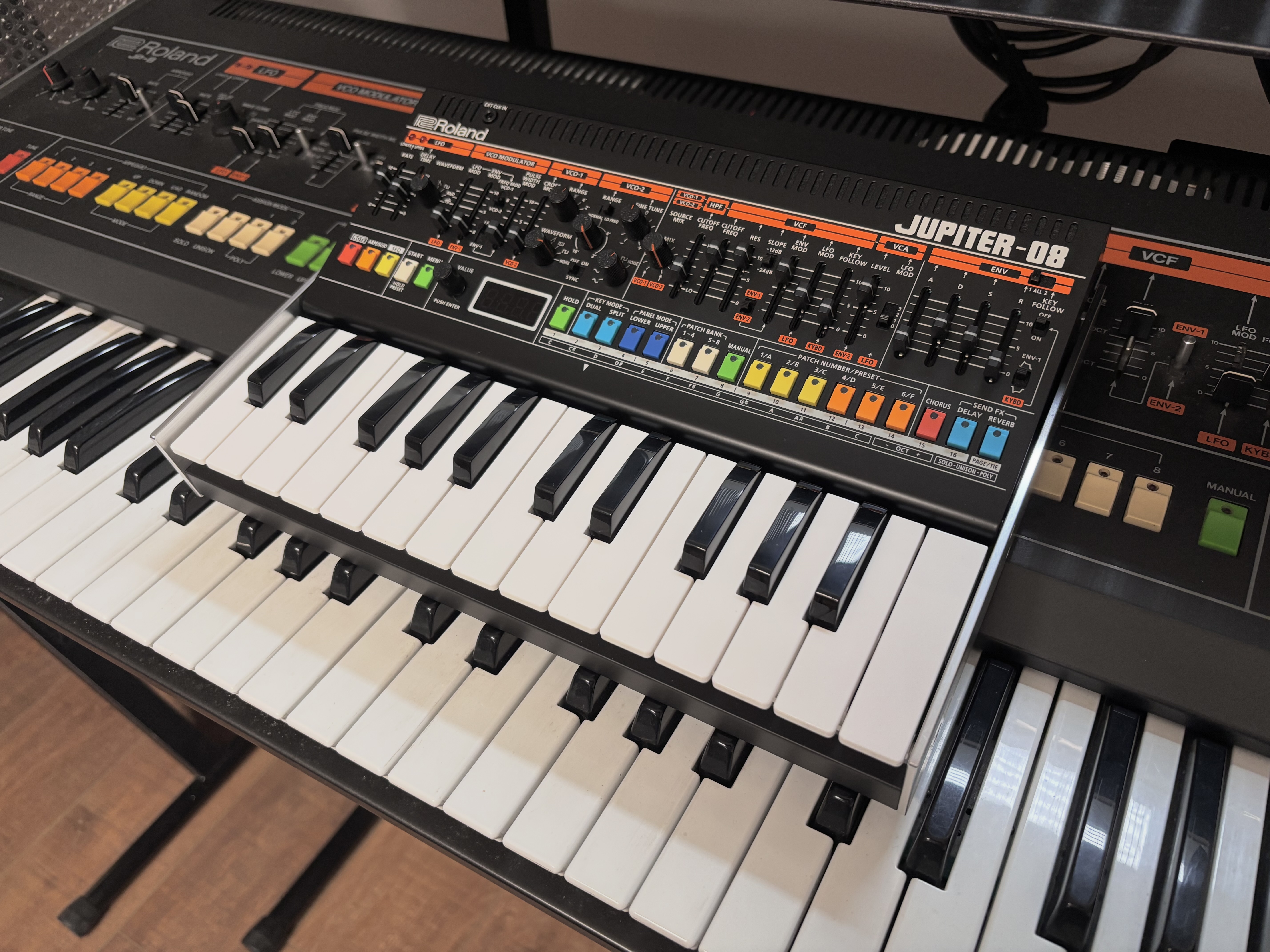 Roland Jupiter-08 - JP-8 droite