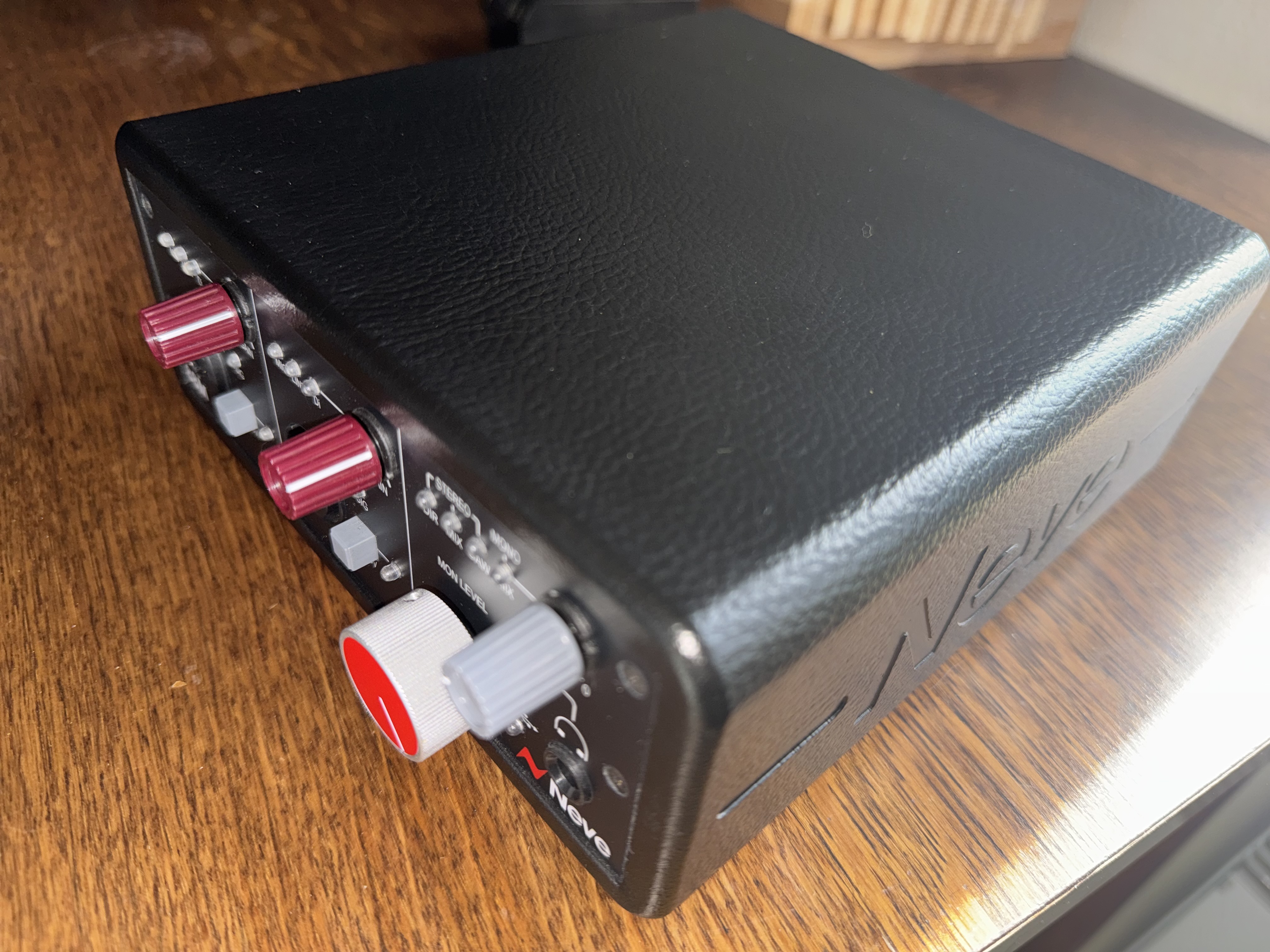 AMS-Neve 88M (6475)