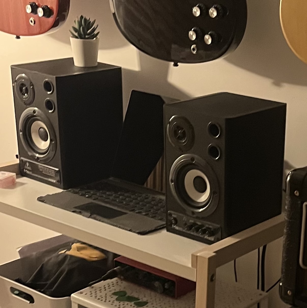 Vends paire d’enceintes Behringer MS20