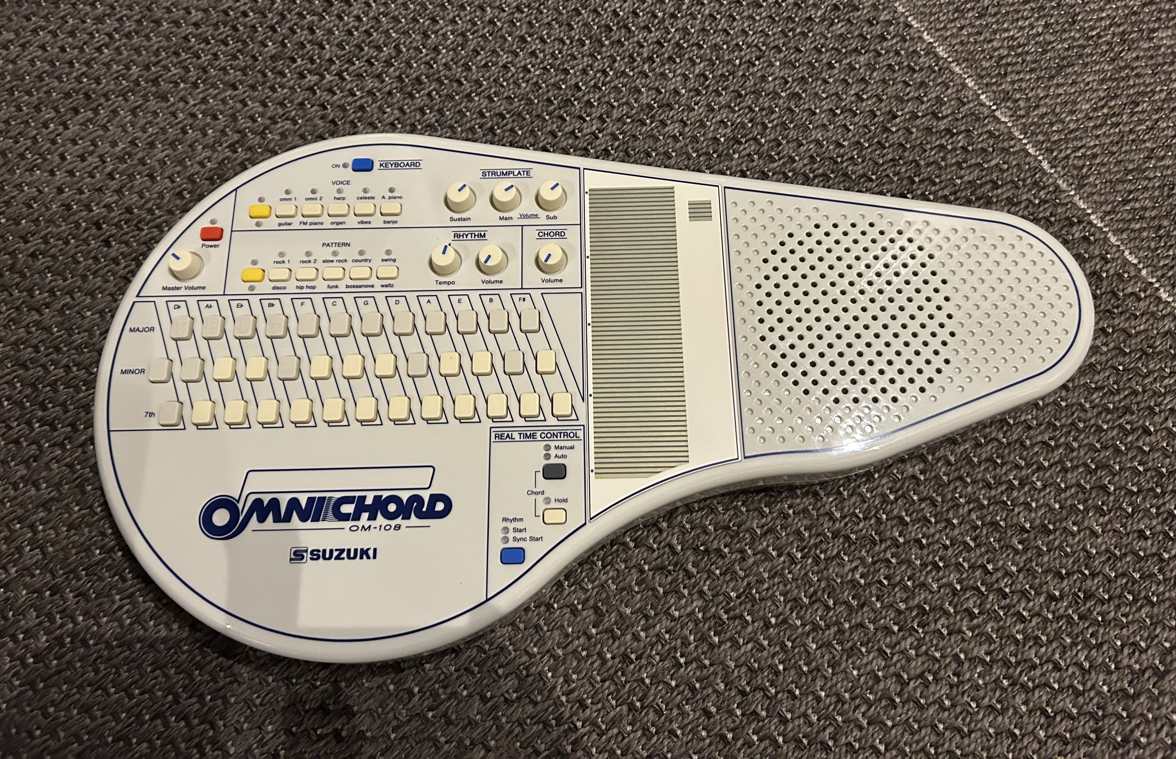 Omnichord Suzuki OM 108