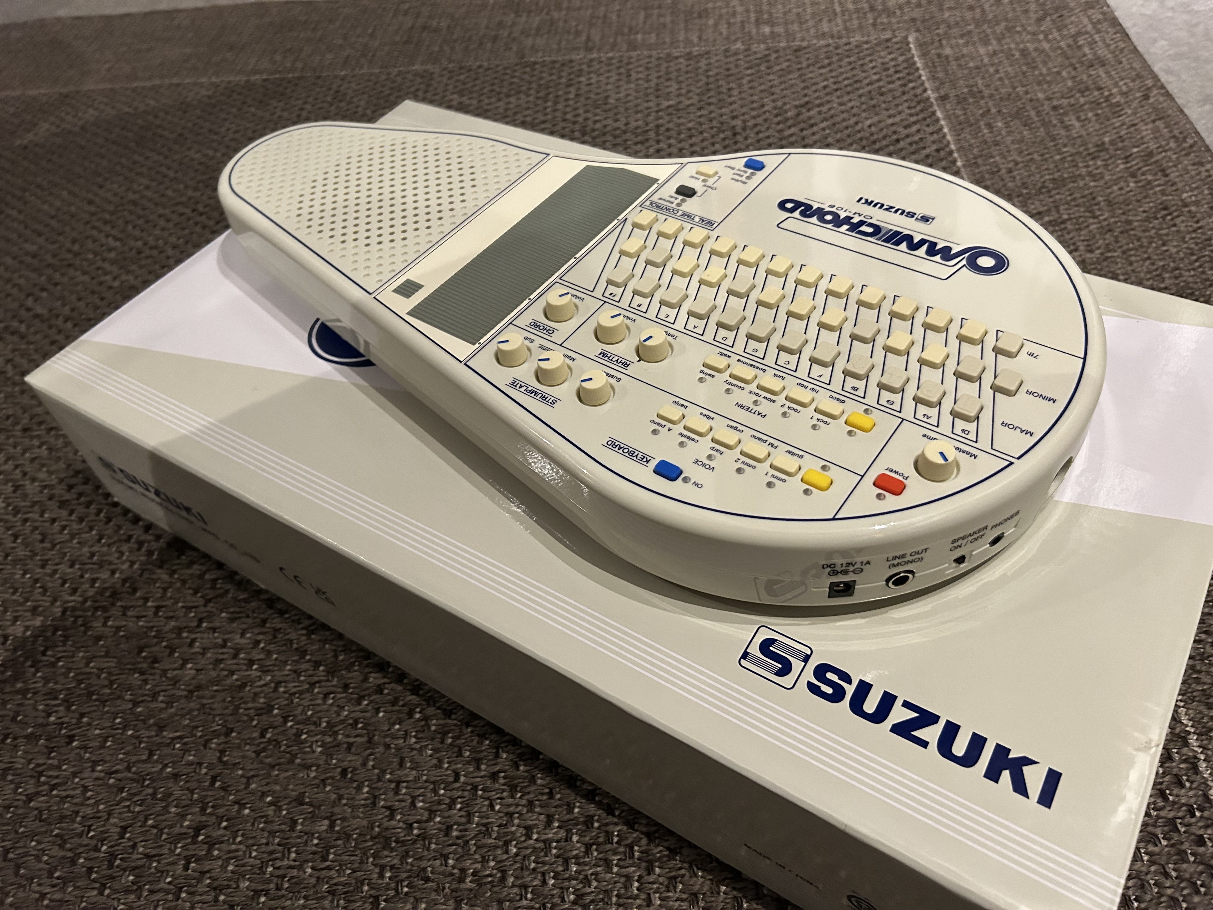 Suzuki Omnichord OM-108 (76403)