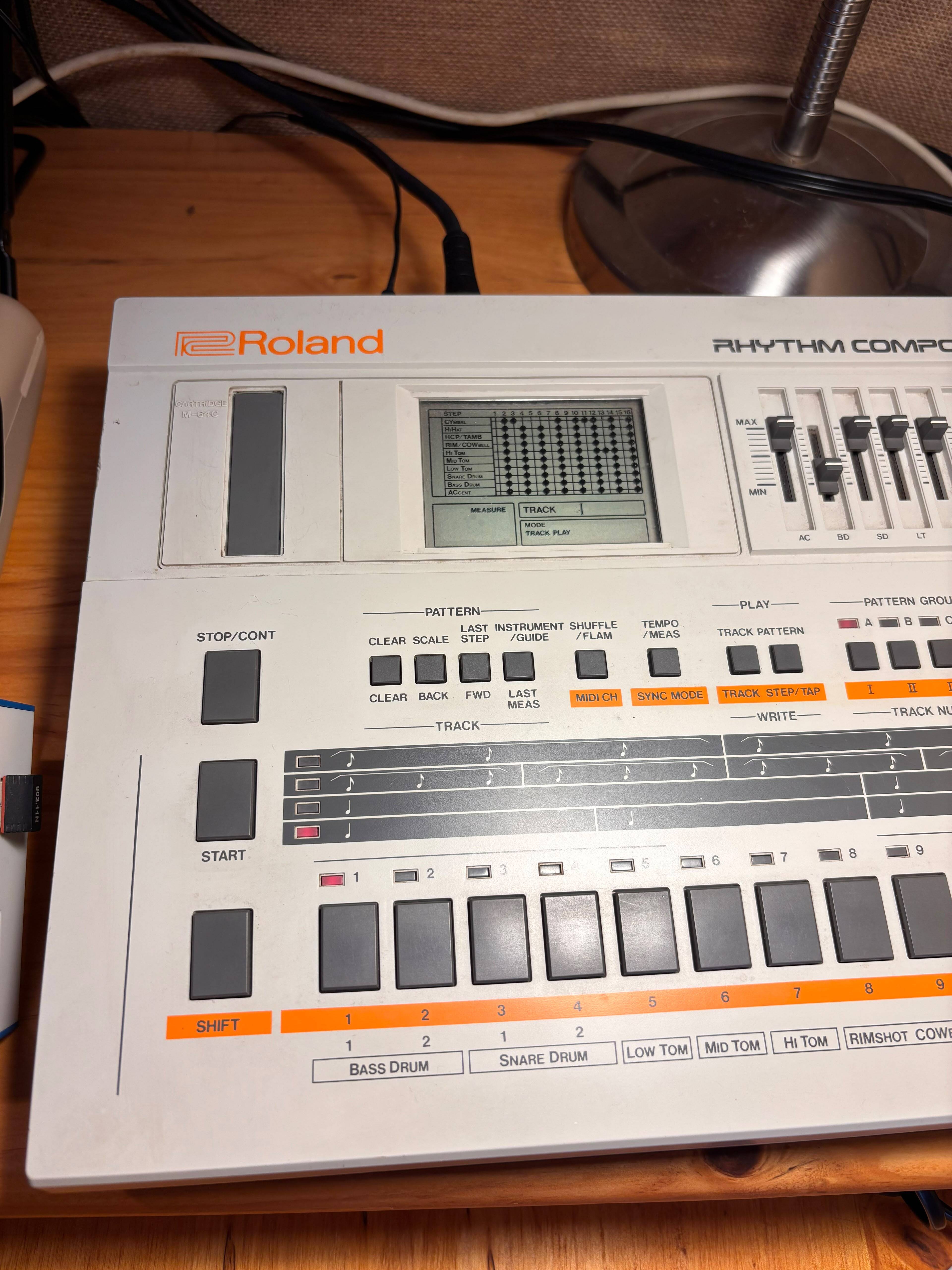 Roland TR-707 (2881)