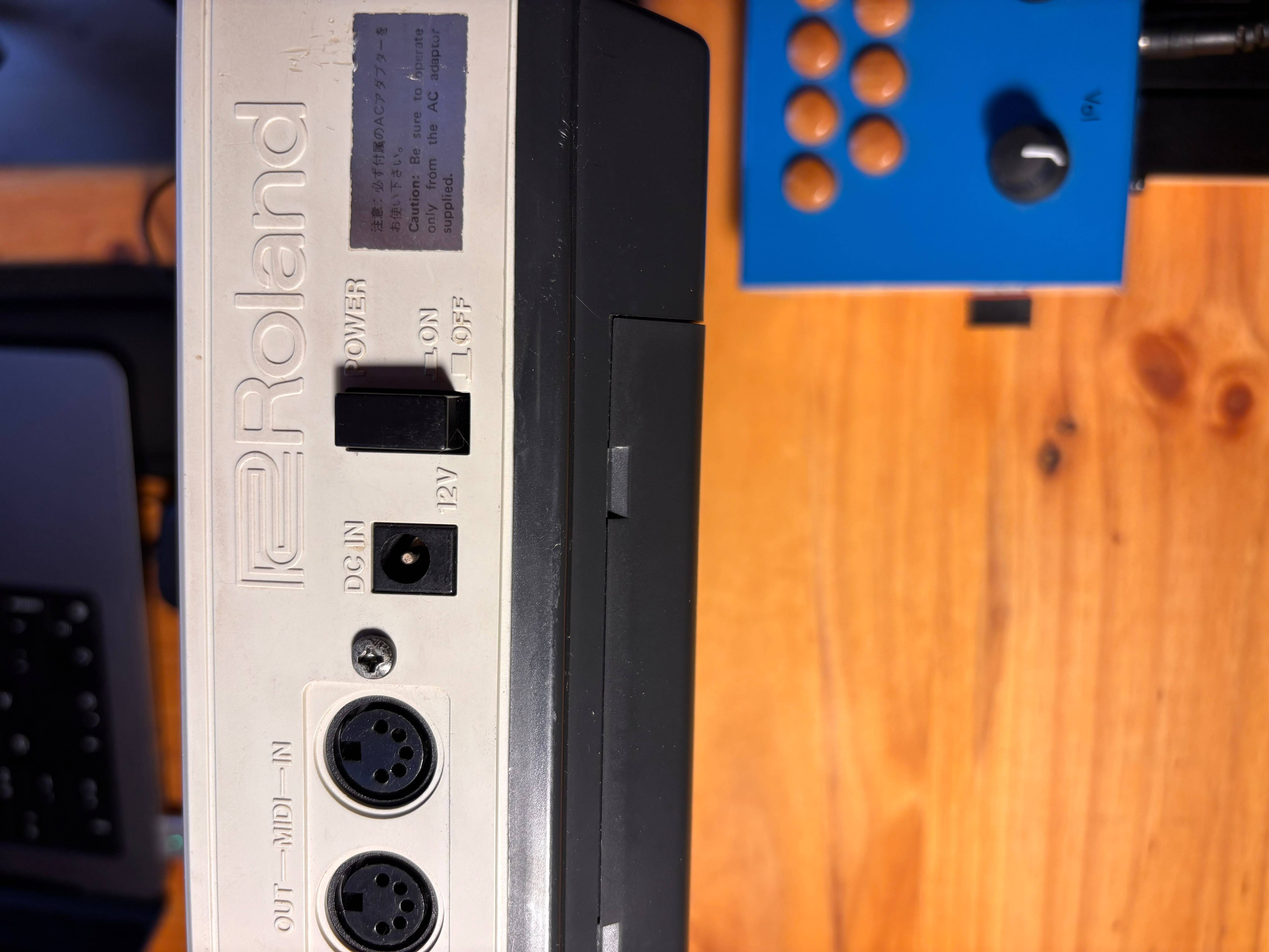 Roland TR-707 (74258)