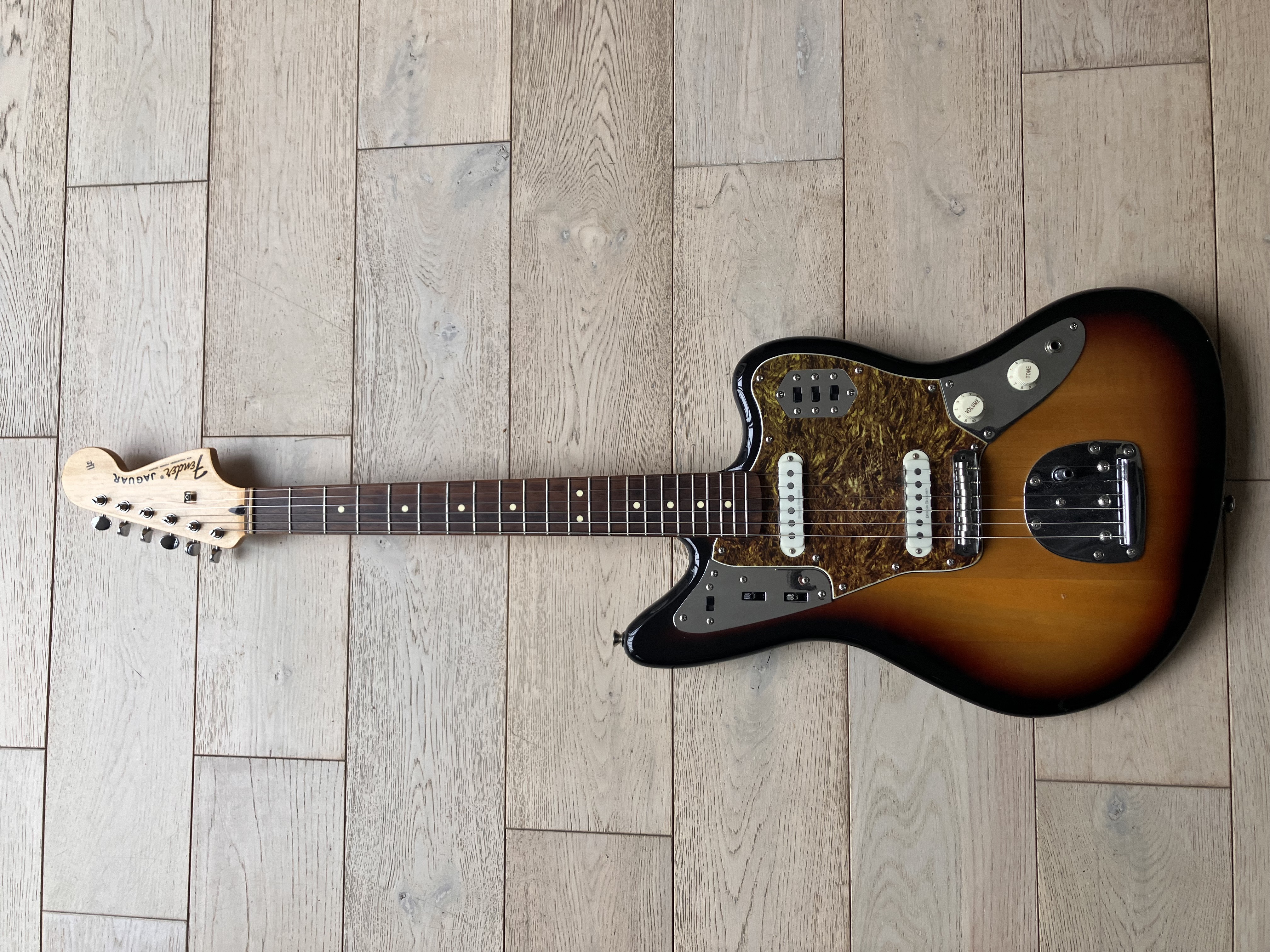 Vends Squier Jaguar