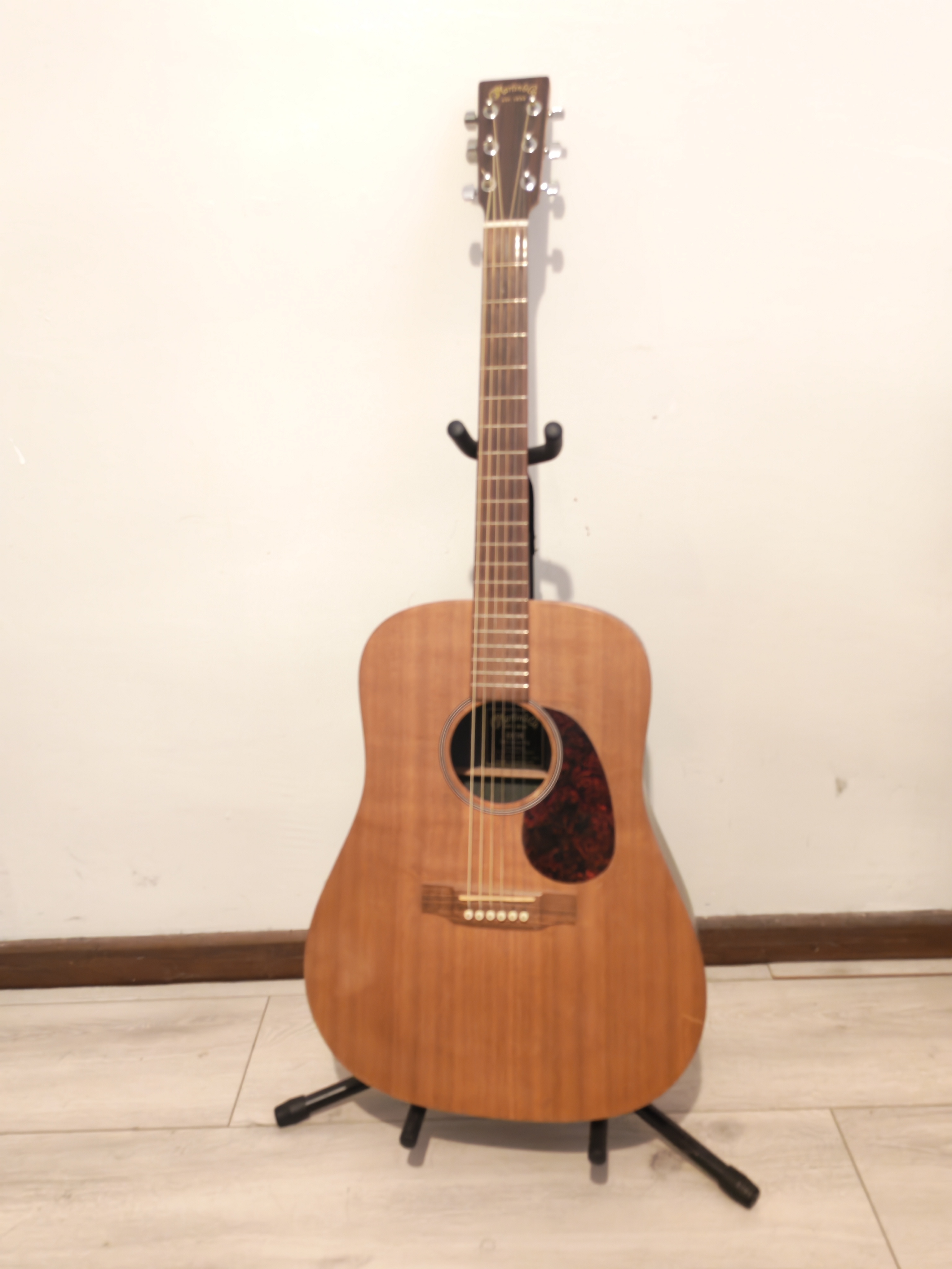 Vends tres bonne guitare Martin DX 1R Solid Spruce Top