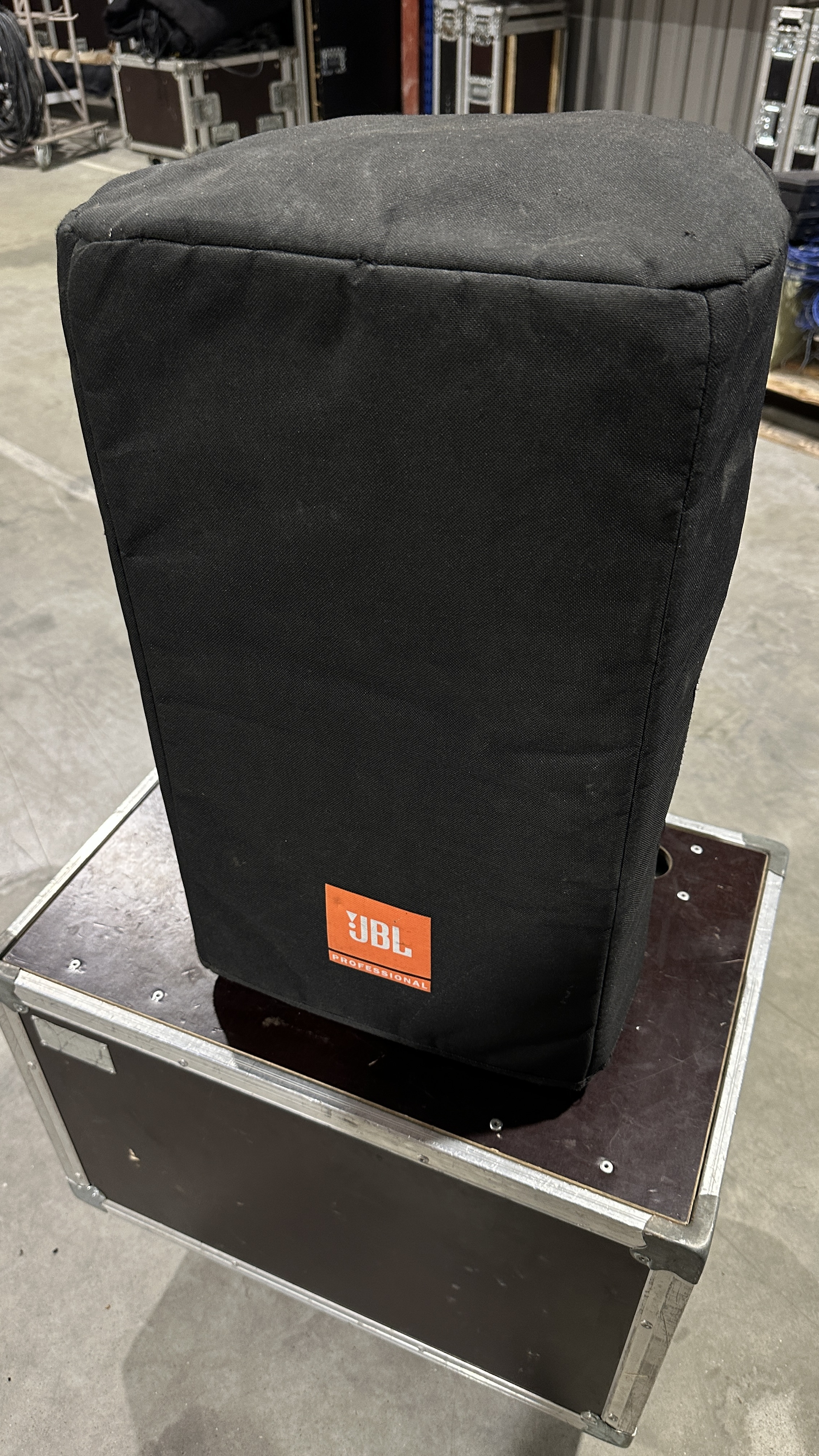 Vend JBL Eon 610 avec housse 