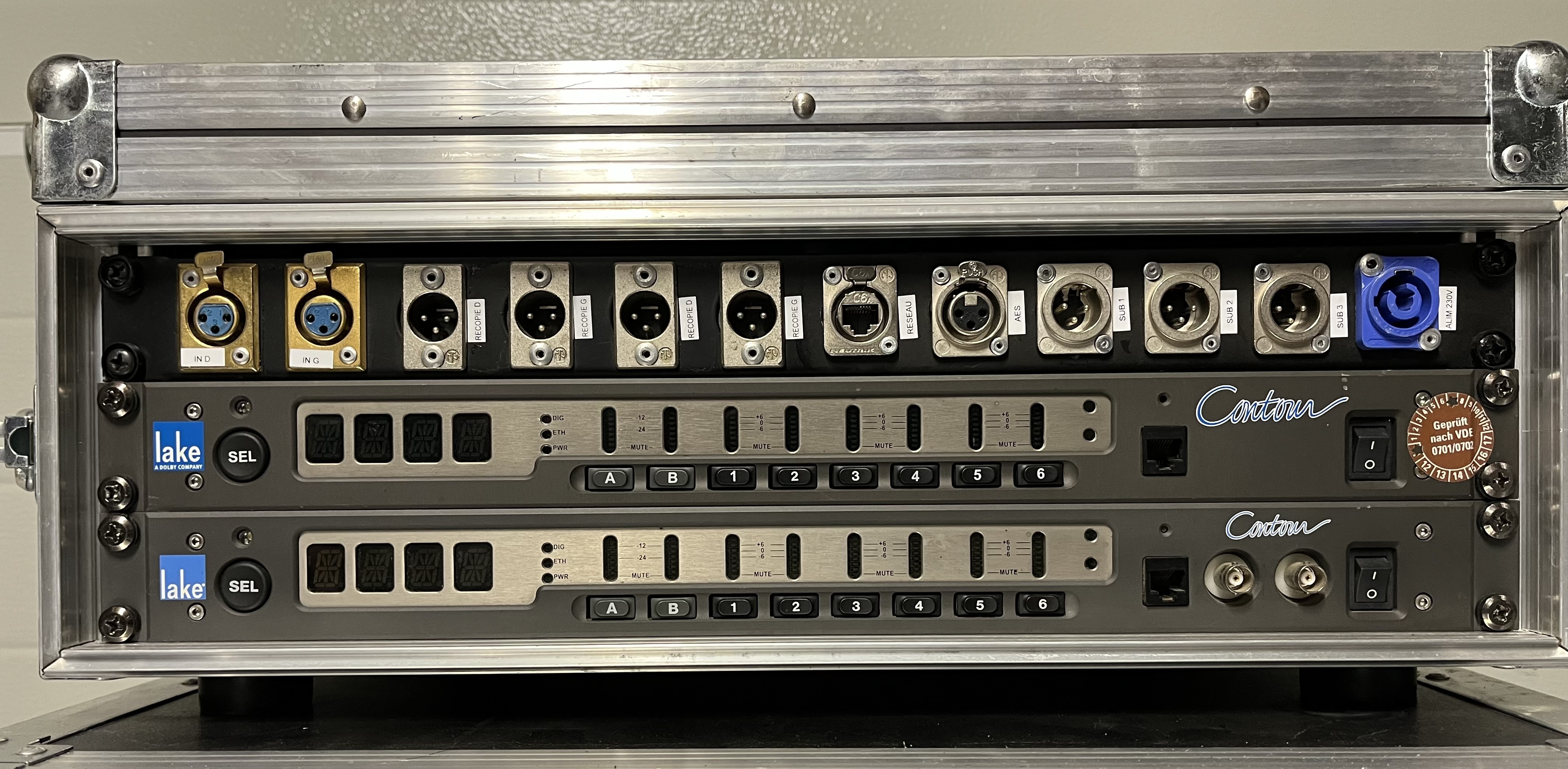 2 processeurs Lake contour + switch AES - EBU