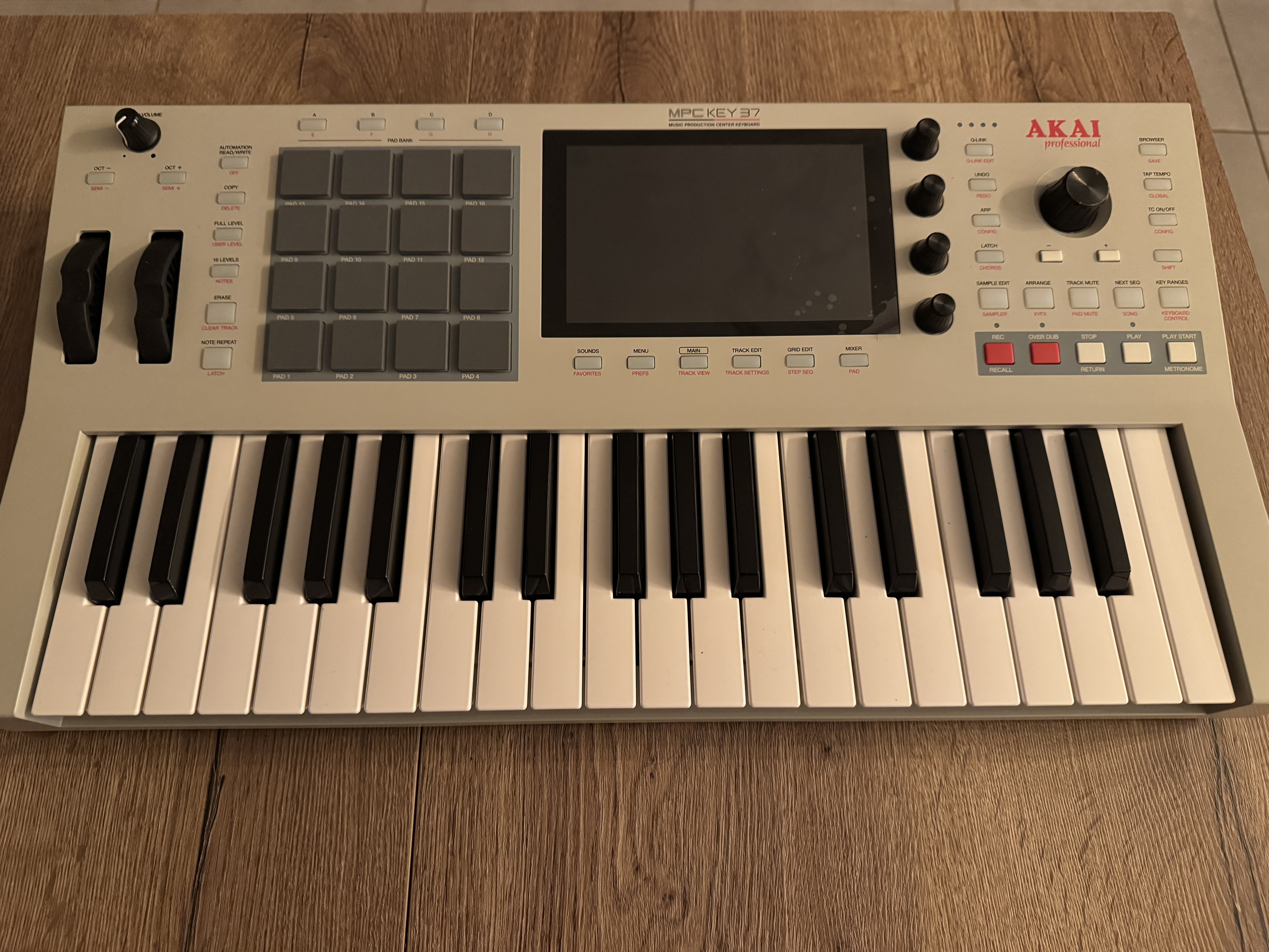 Akai MPC Key 37 G2 comme neuf