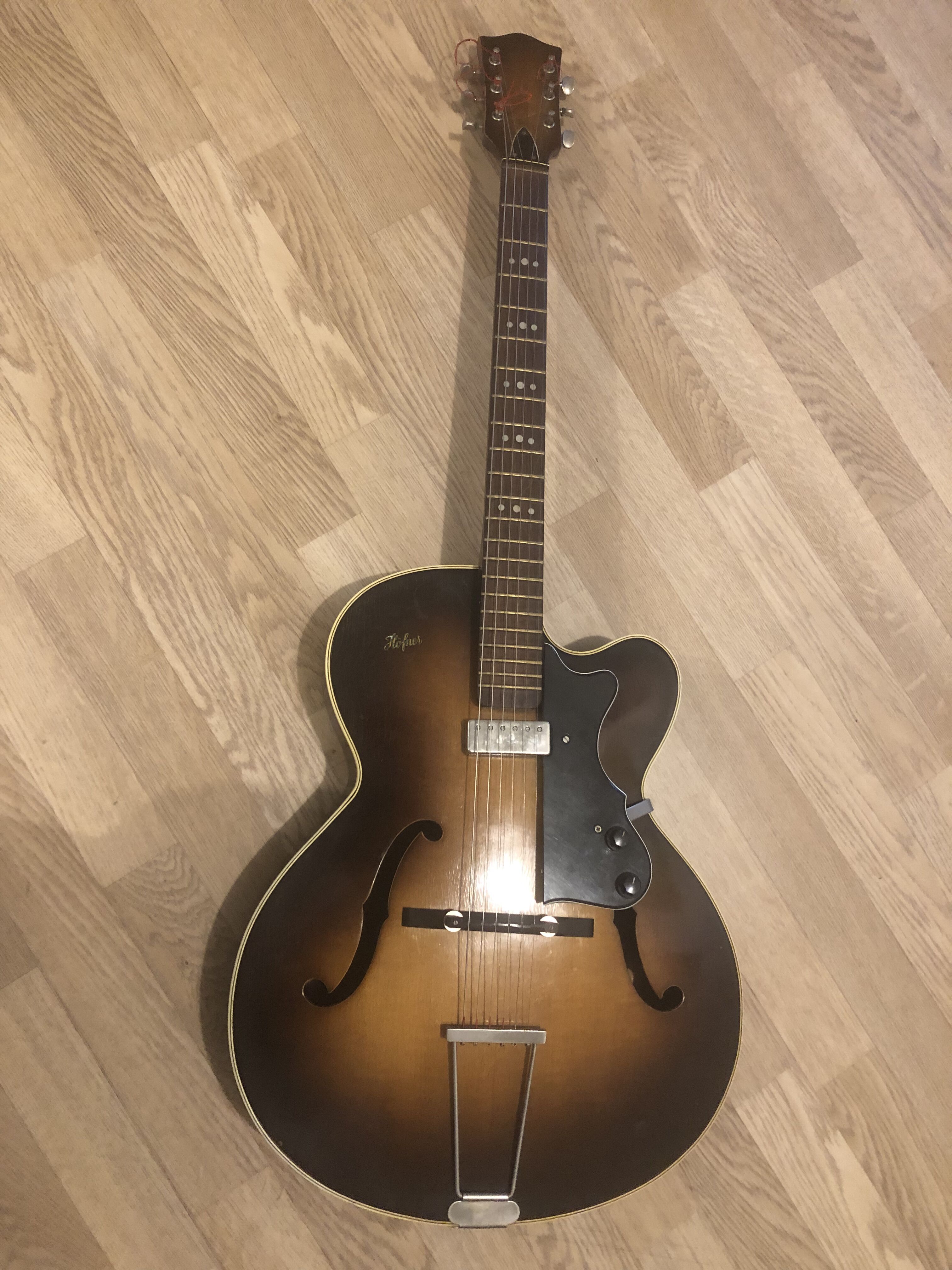 Hofner Guitars Congress
