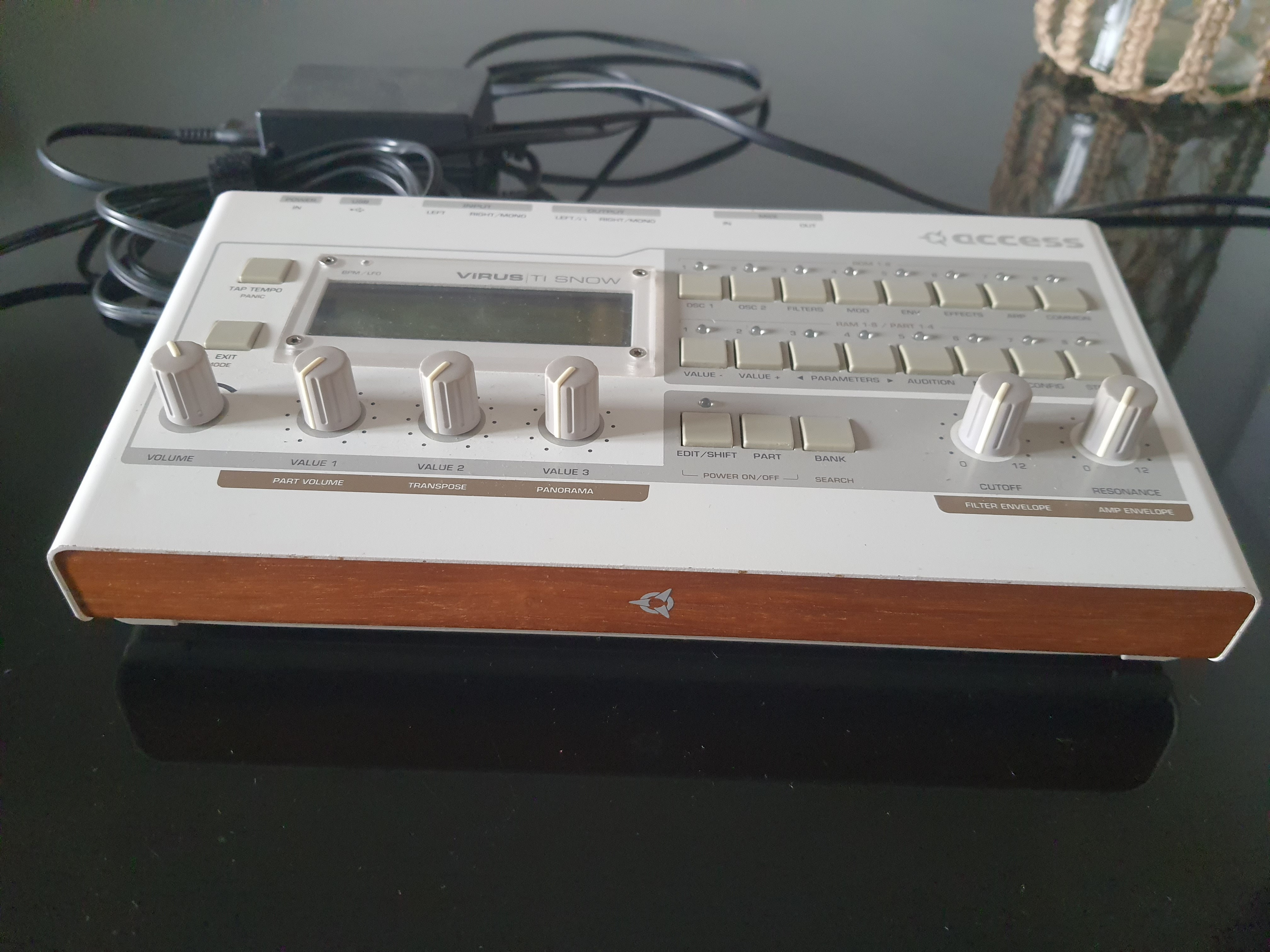 Access Music Virus TI Snow (55545)