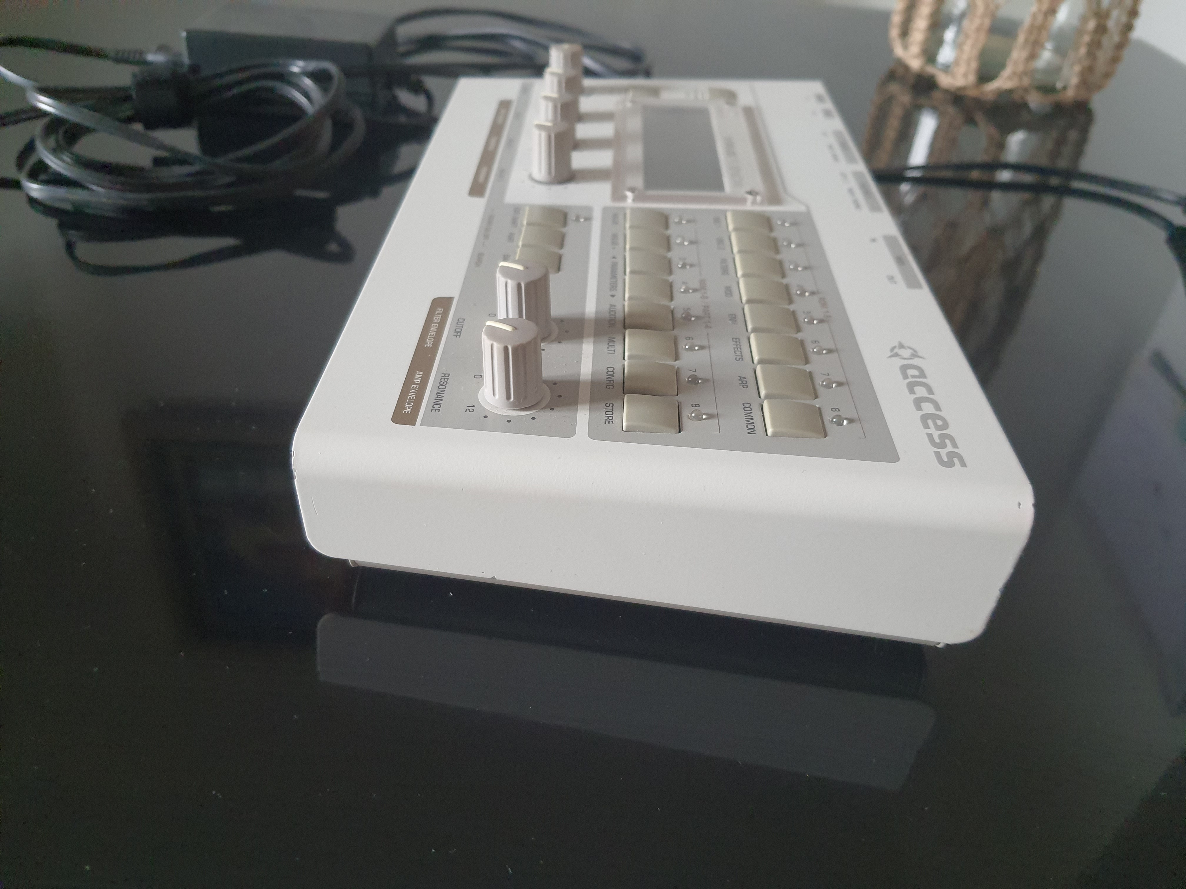 Access Music Virus TI Snow (88077)