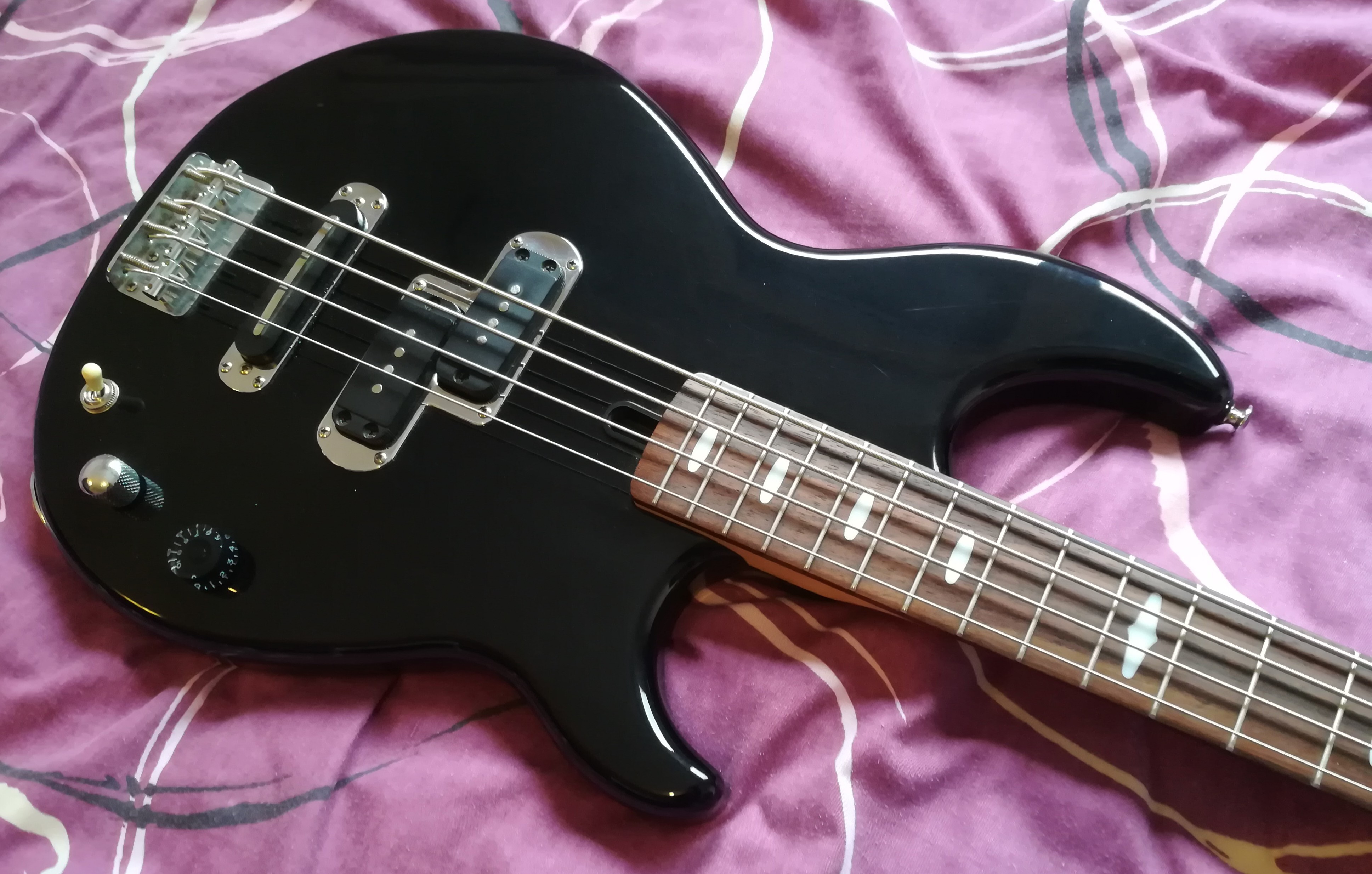 Yamaha BB414