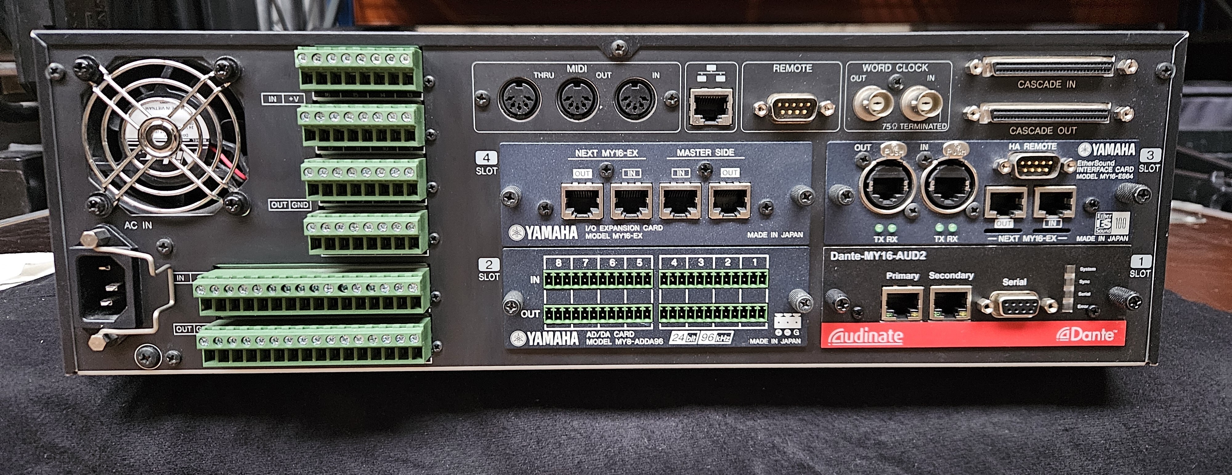 Vends Yamaha DME64N avec cartes d'extensions