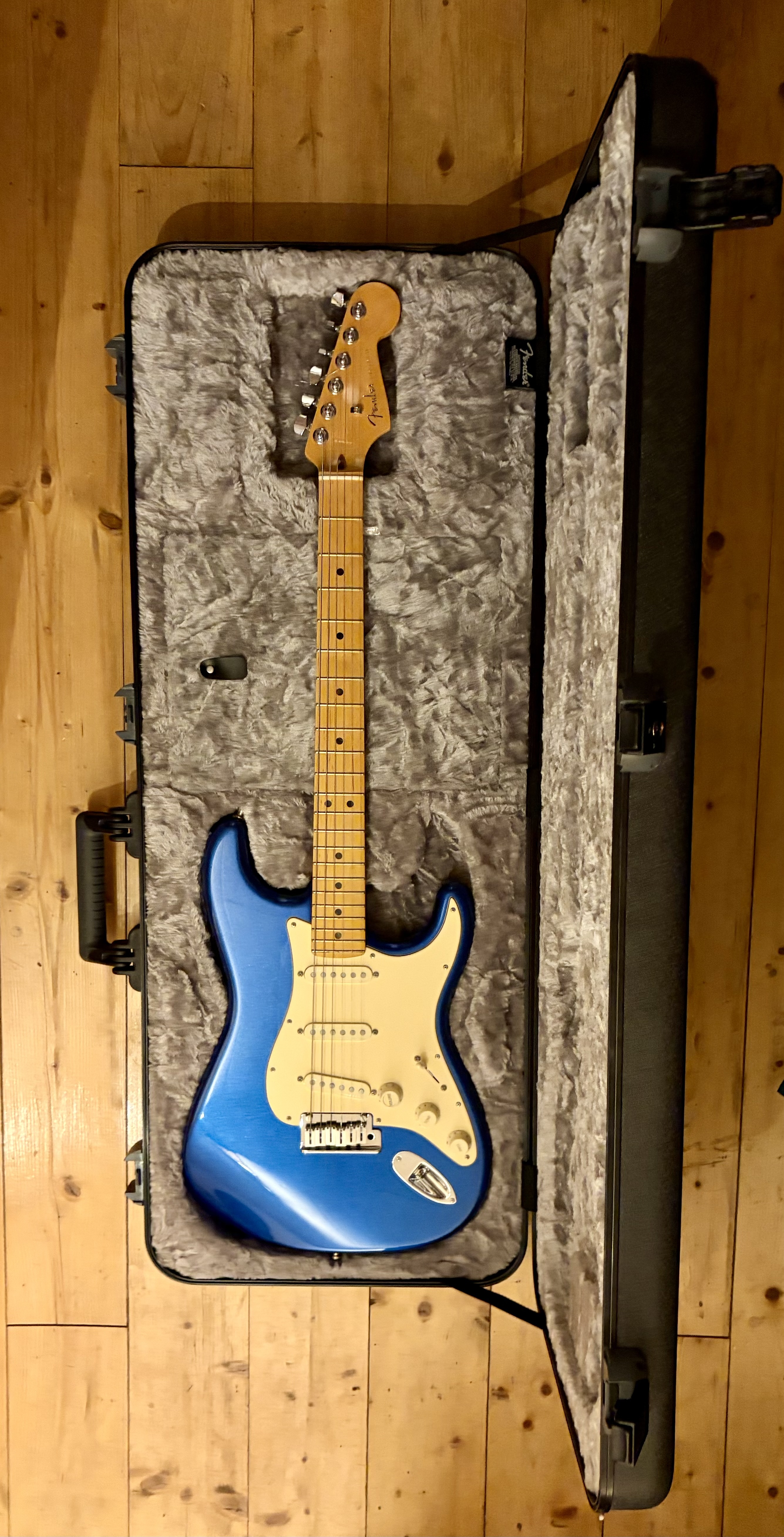 Vends guitare électrique Fender American Ultra Stratocaster