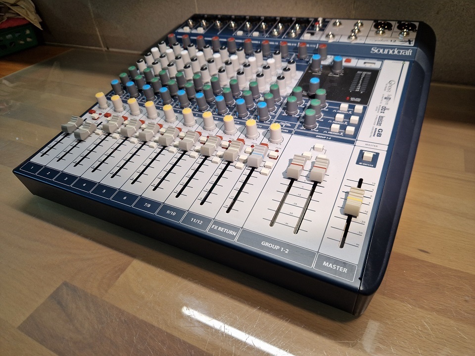 Soundcraft Signature 12 (56741)