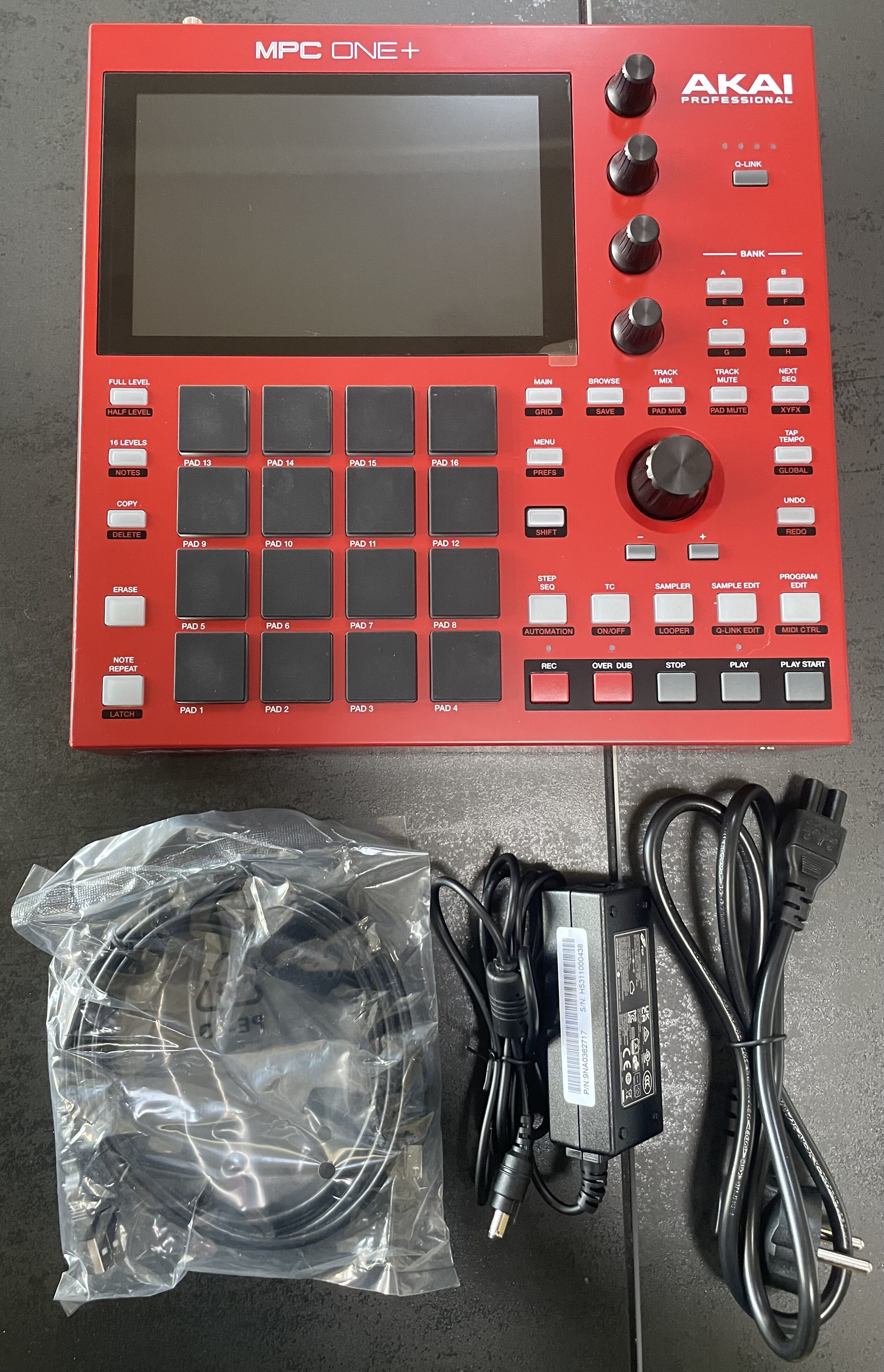 AKAI MPC ONE PLUS - ETAT NEUF