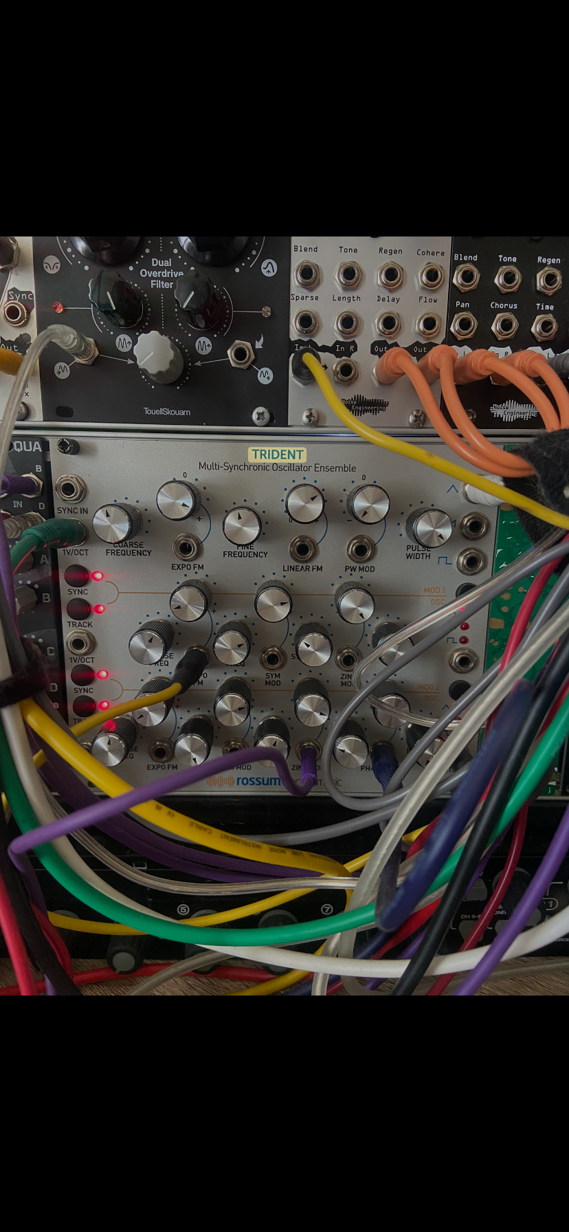 Rossum électronique, triple oscillateur analogique 