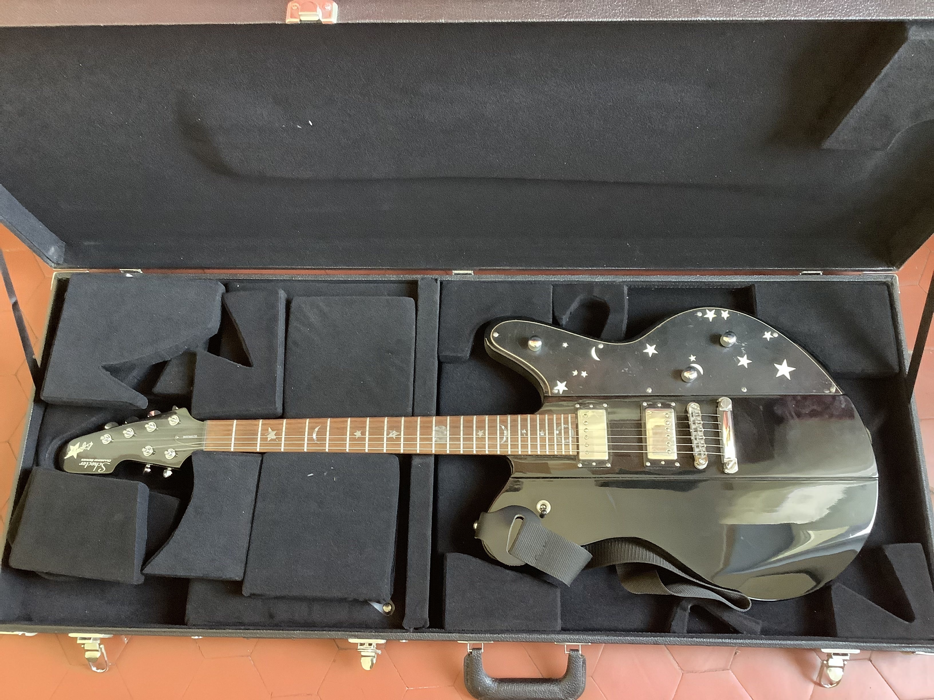 Guitare Schecter Robert Smith UltraCure (1ère Version de 2008) - ÉTAT NEUF