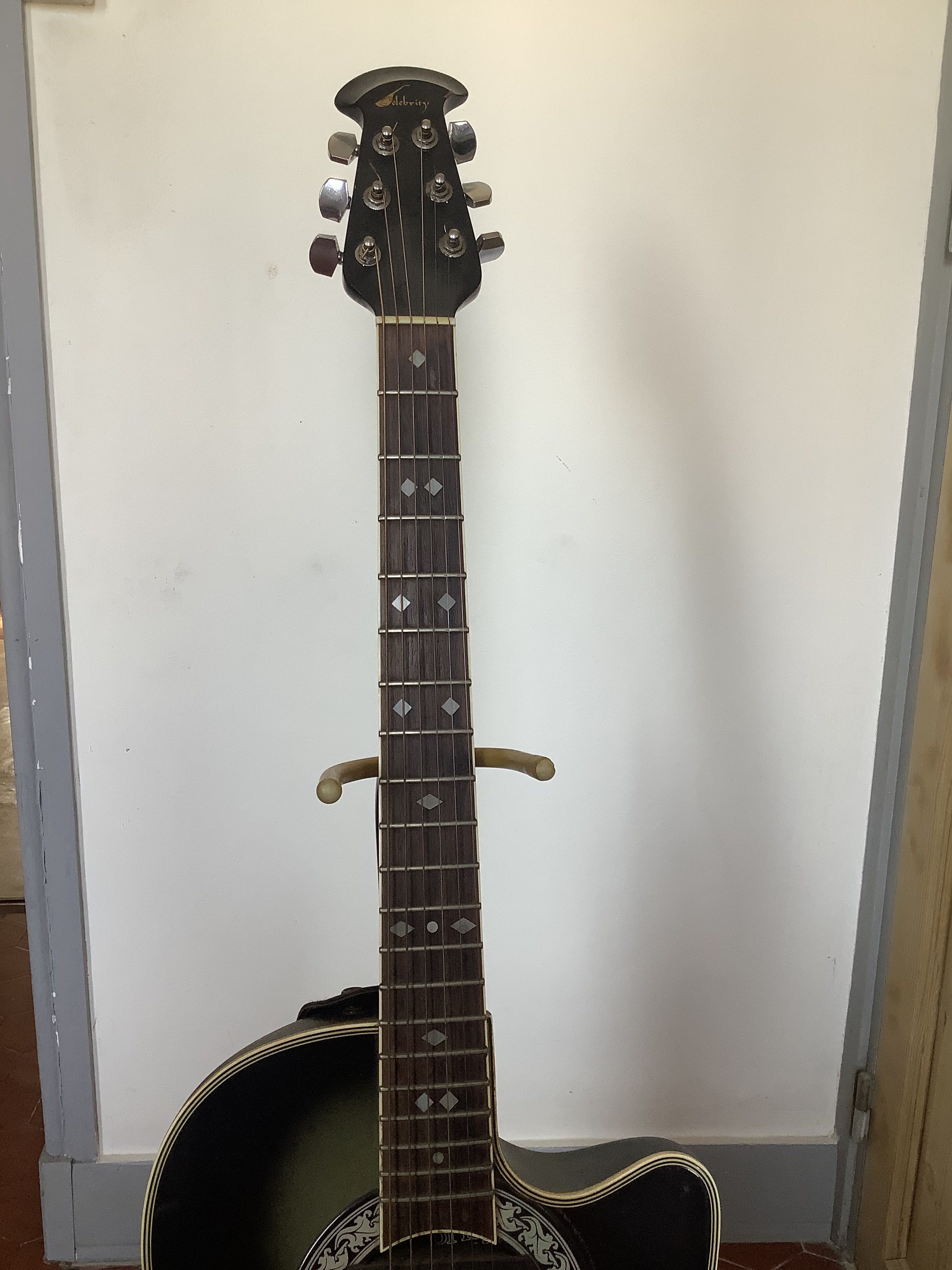 Ovation Celebrity CC057 (48570)