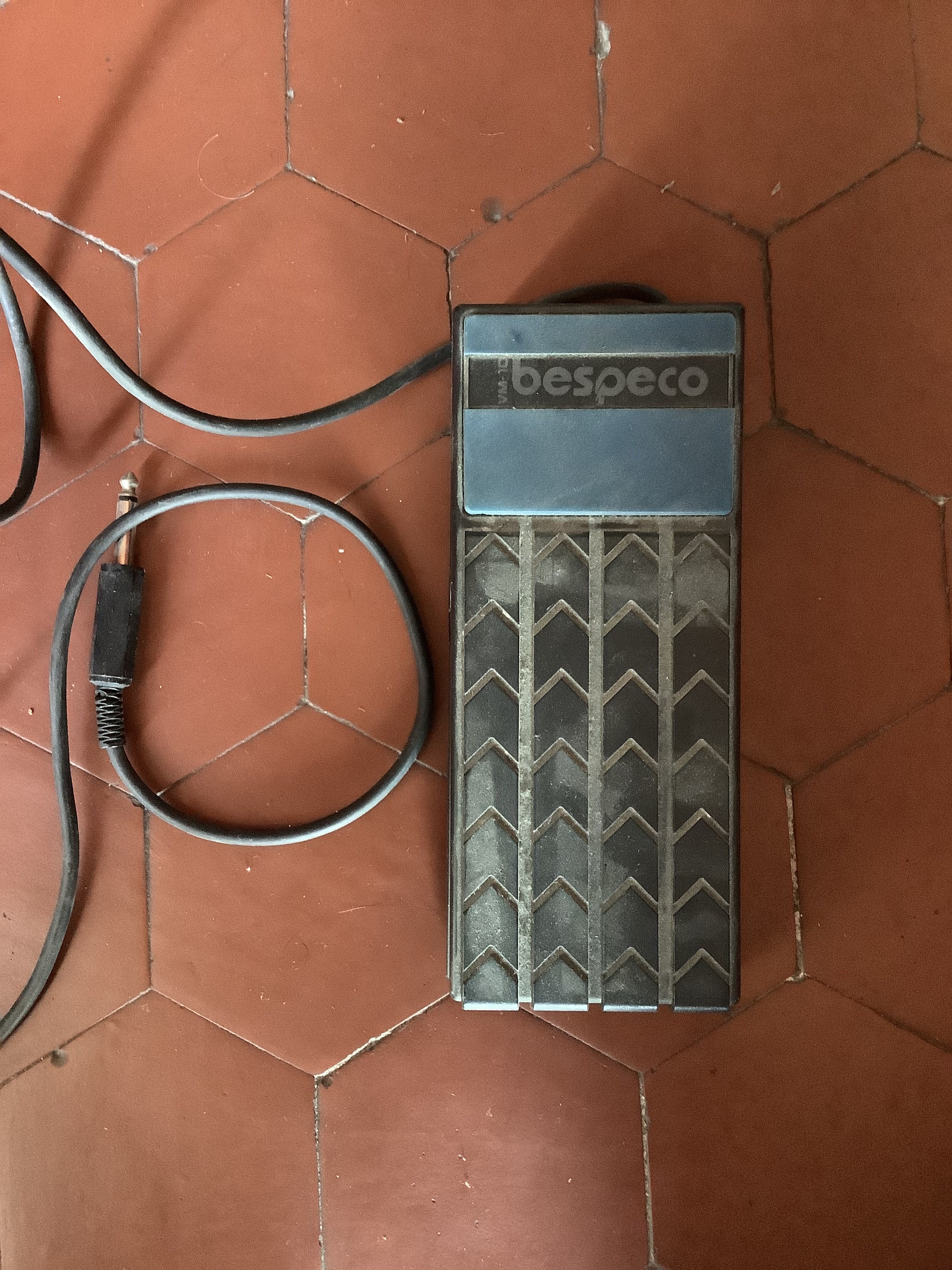 Pédale de volume guitare Bespeco VM 10 (mono)