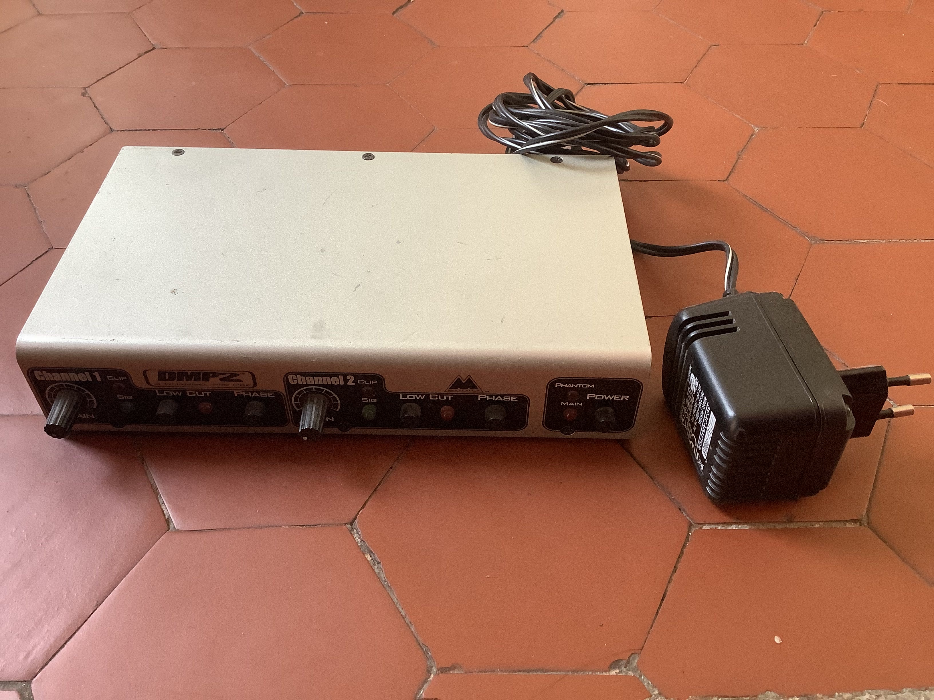 Préampli Micro/Instrument M-Audio DMP2 - 2 canaux (Alimentation neuve)