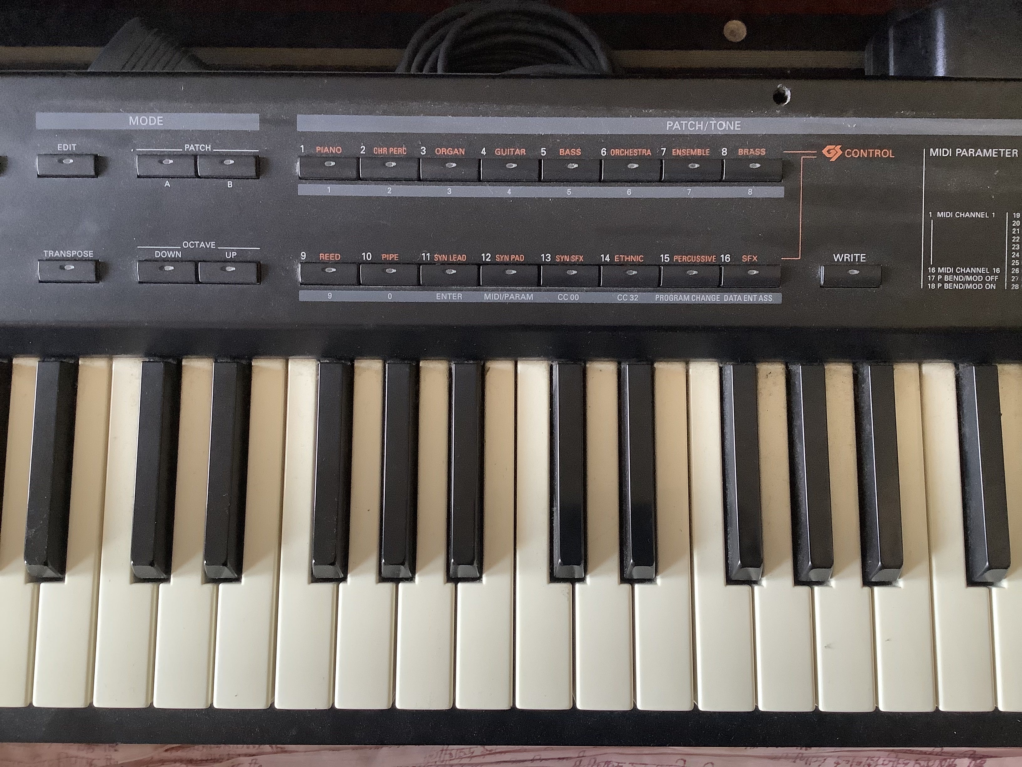 Roland A-33 (47020)