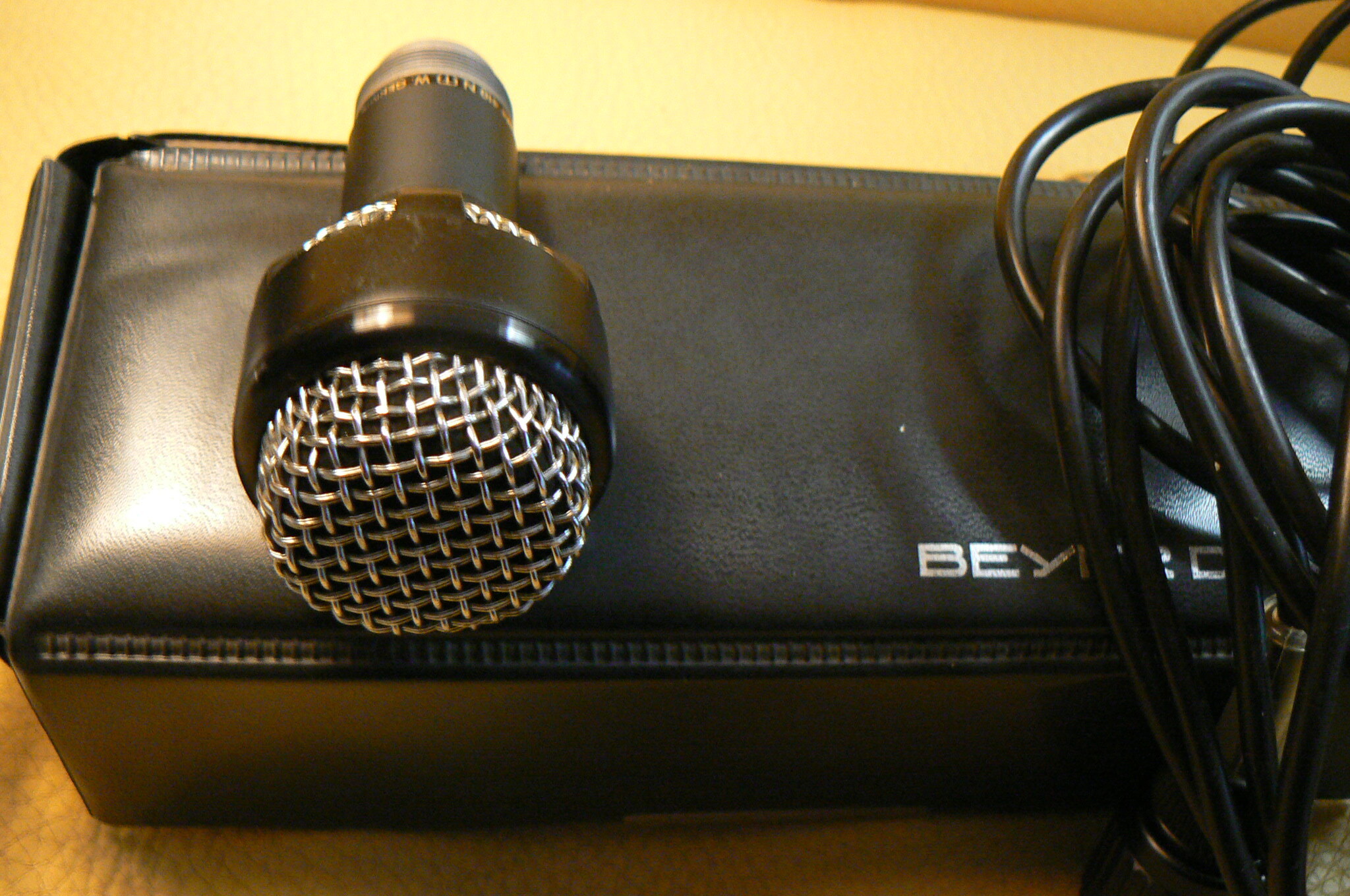 Beyerdynamic M 410 (94889)