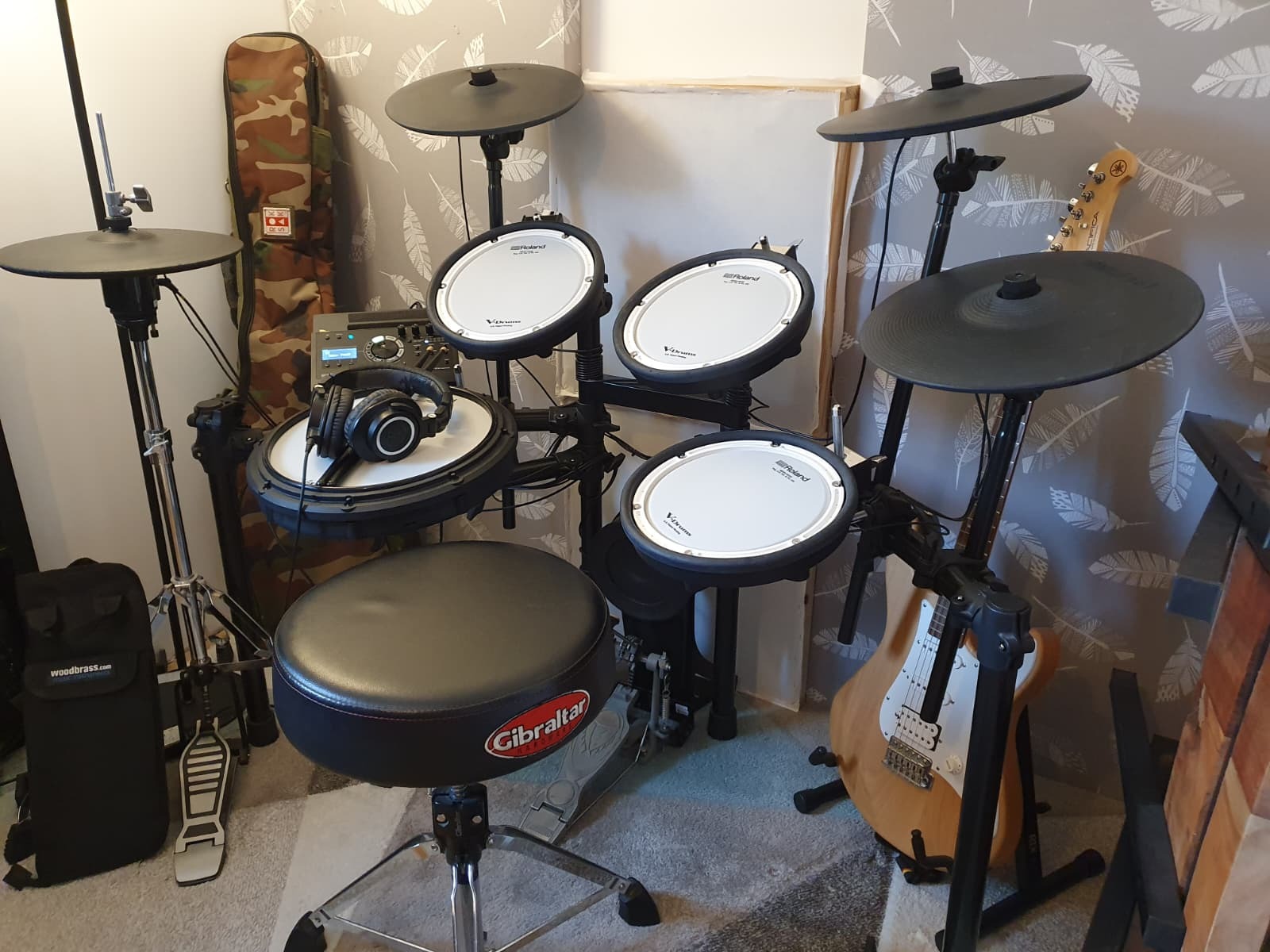Roland TD-17 KVX (+ casque ATH M50X + Siège confort + baguettes)