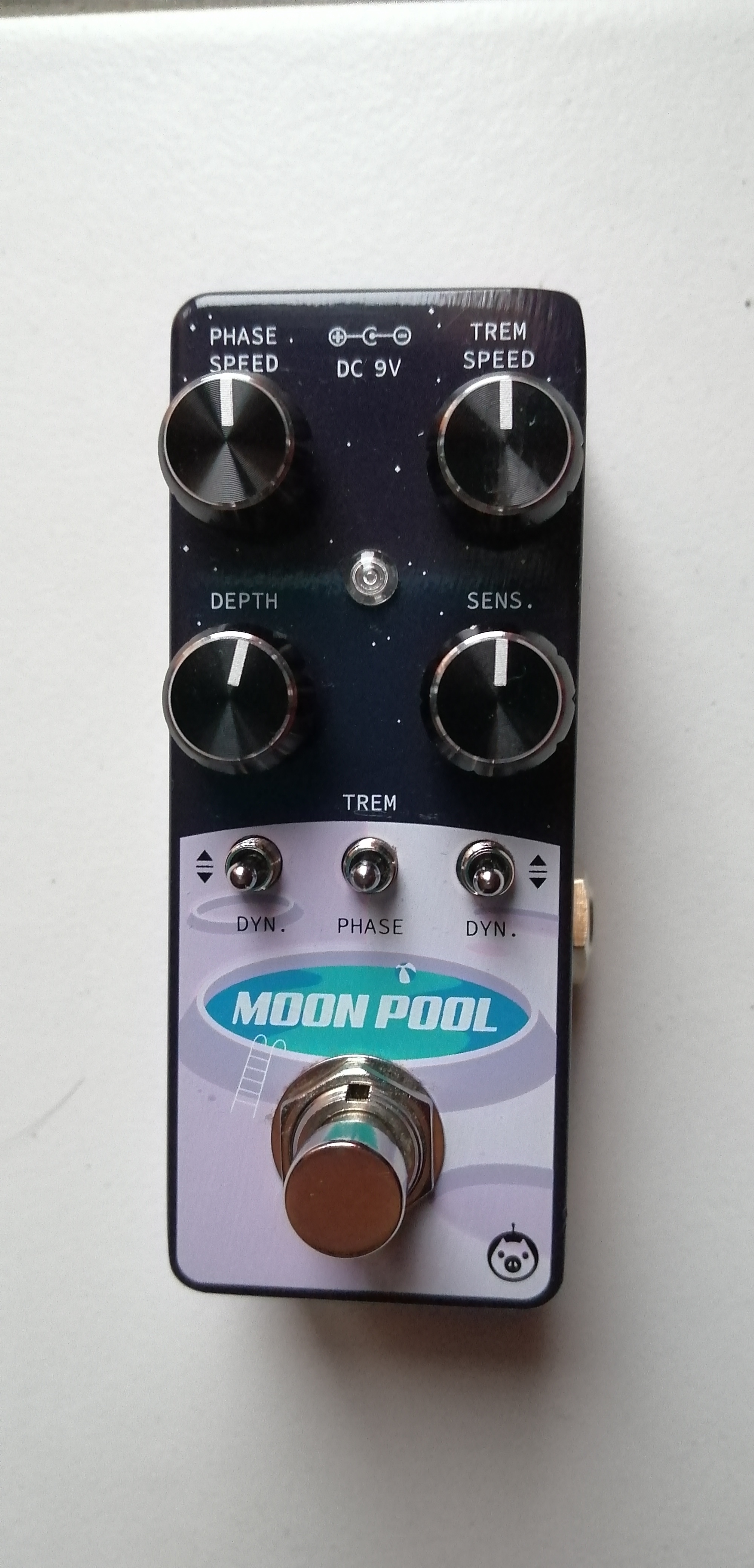 Vends Pedale Analogique de Phasing et Trémolo PIGTRONIX Moon POOL