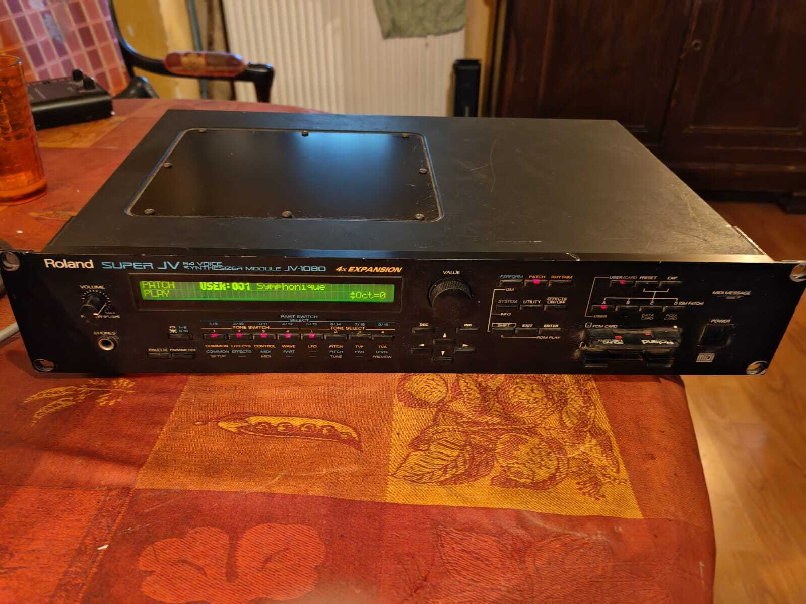 A Vendre Expandeur Roland JV1080 + CARTE SONS PIANO " PCM1-01 (Inclus)