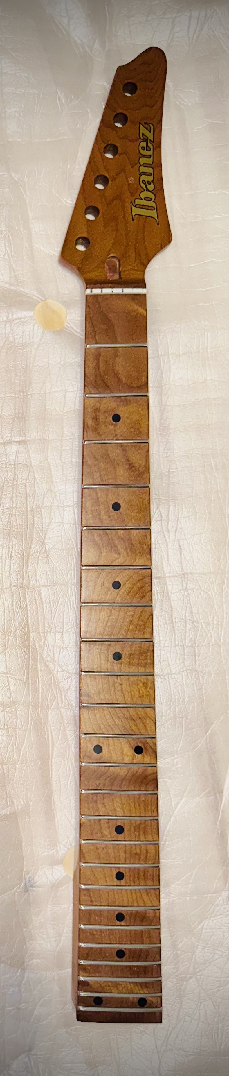 Manche Ibanez AZ 242BC Premium, touche érable, frettes inox