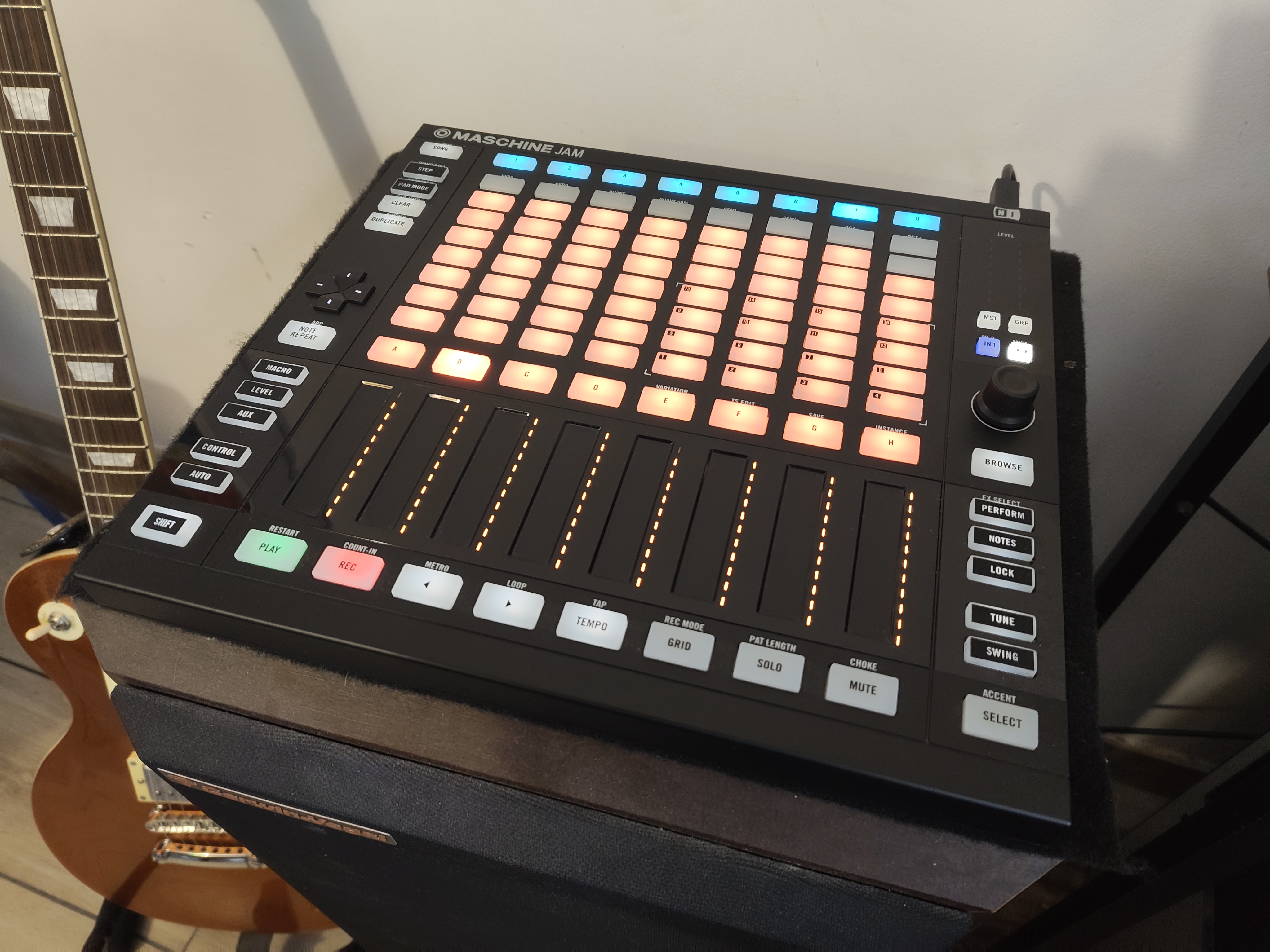 Native instruments Maschine Jam + 19 Expansions