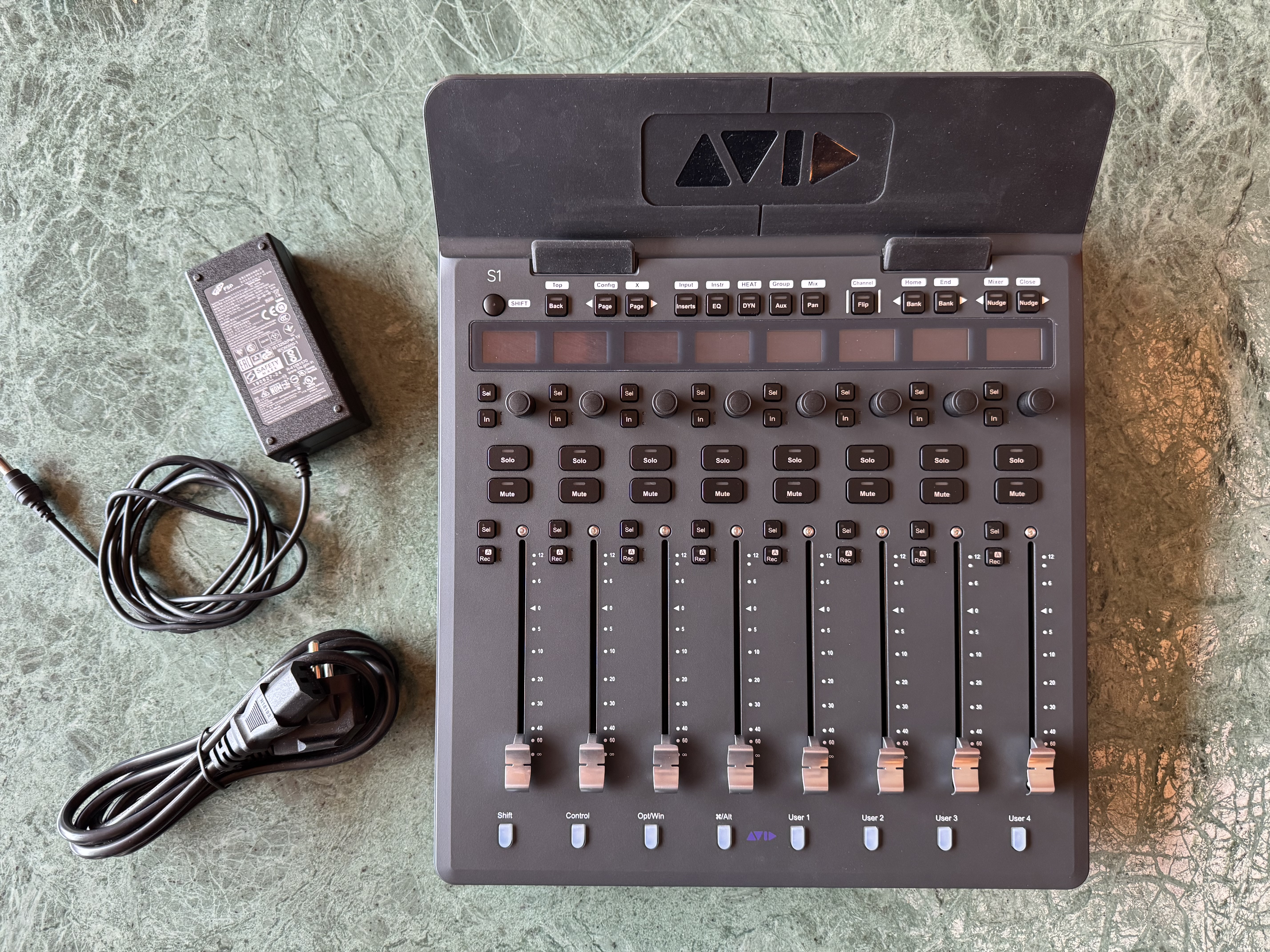 A VENDRE AVID S1