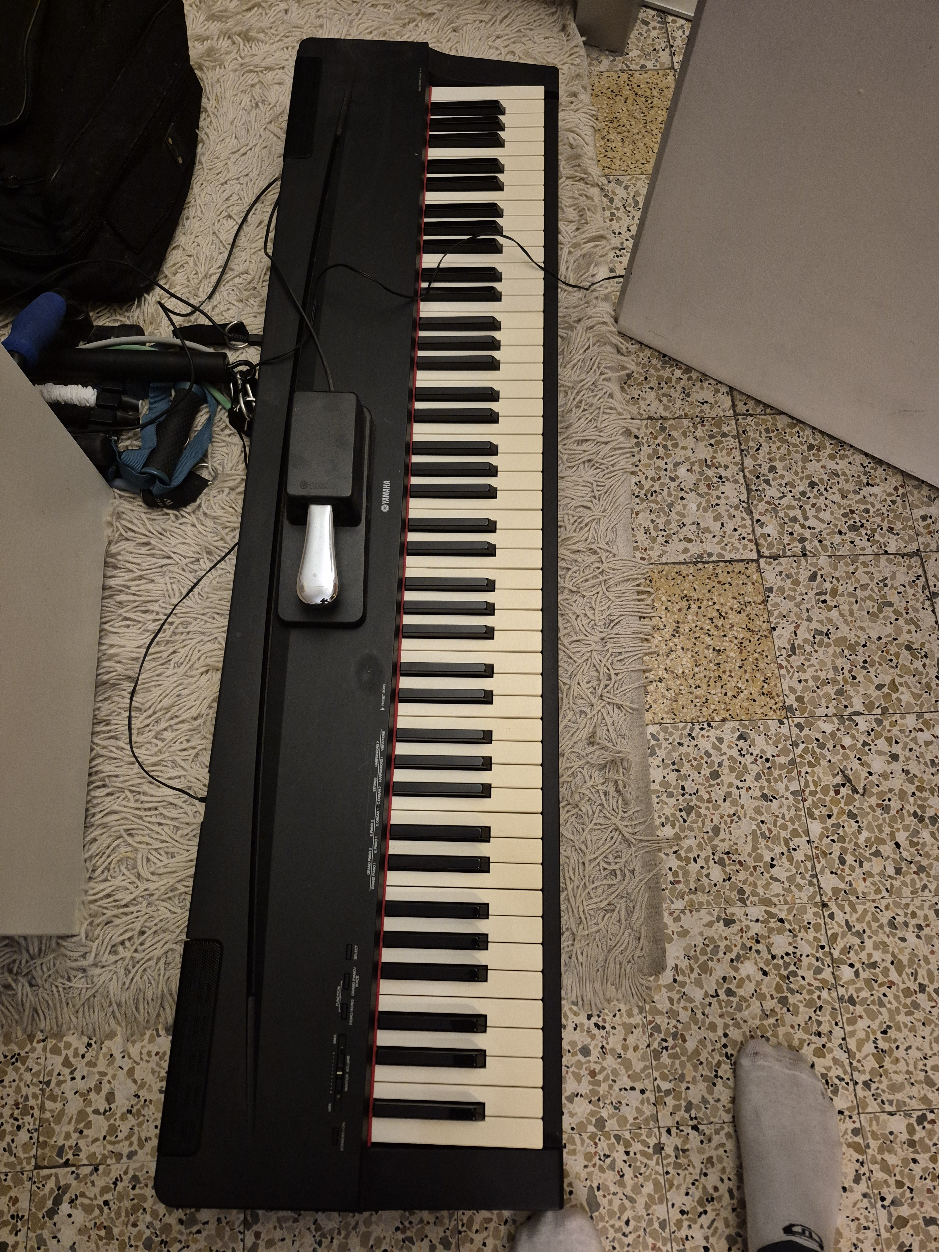 Vends piano numérique YAHAMA P70