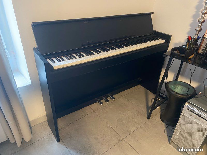 Vends piano électronique Yamaha YDP-S51 Arius