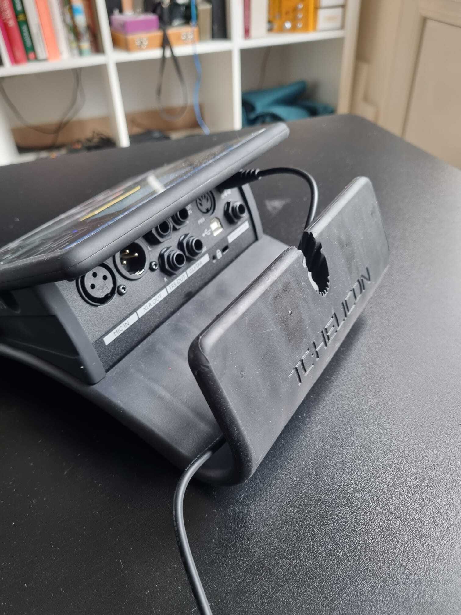 TC-Helicon VoiceLive Touch 2 (1123)