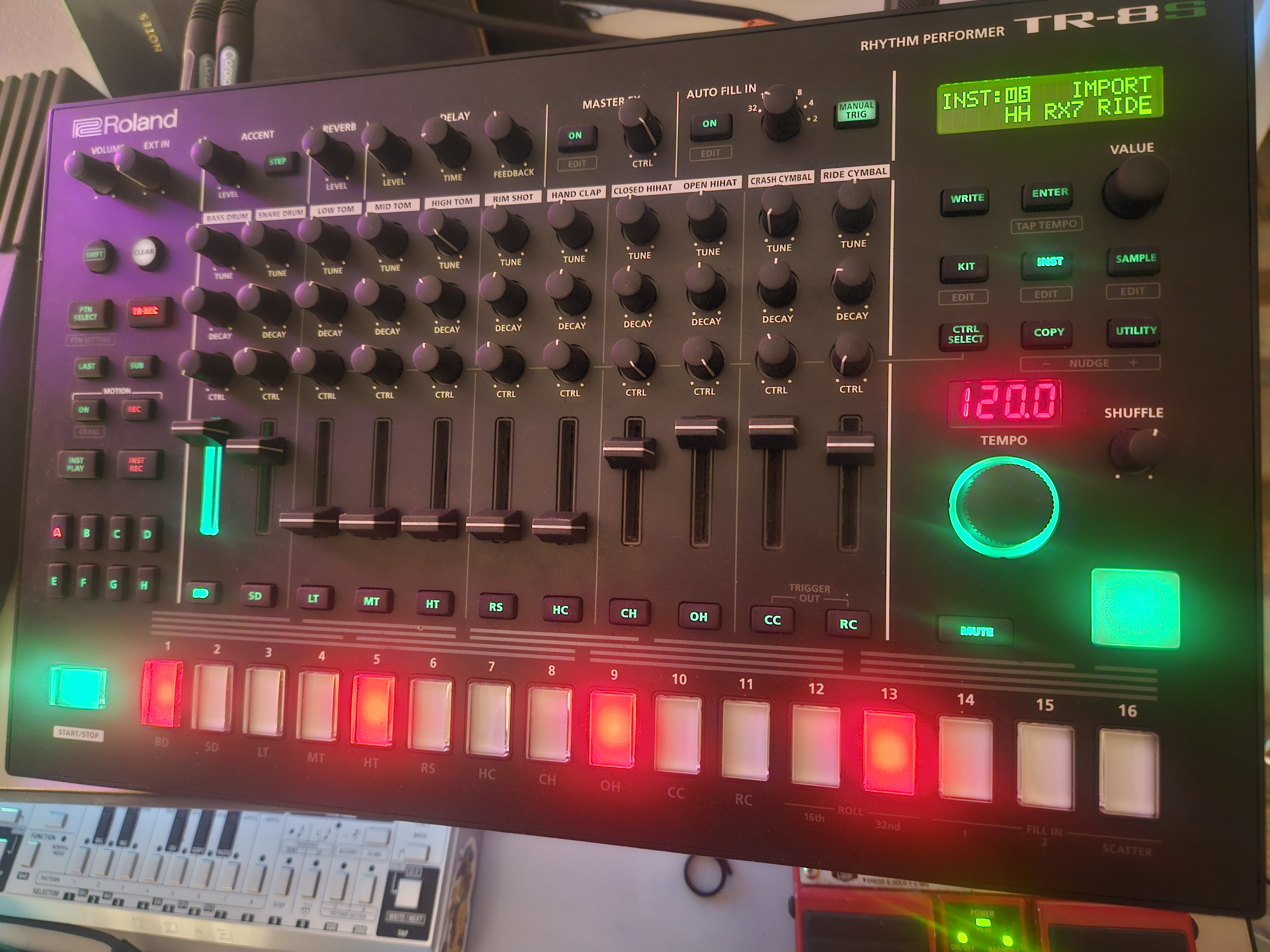 Roland TR-8S Rhythm Performer (91178)