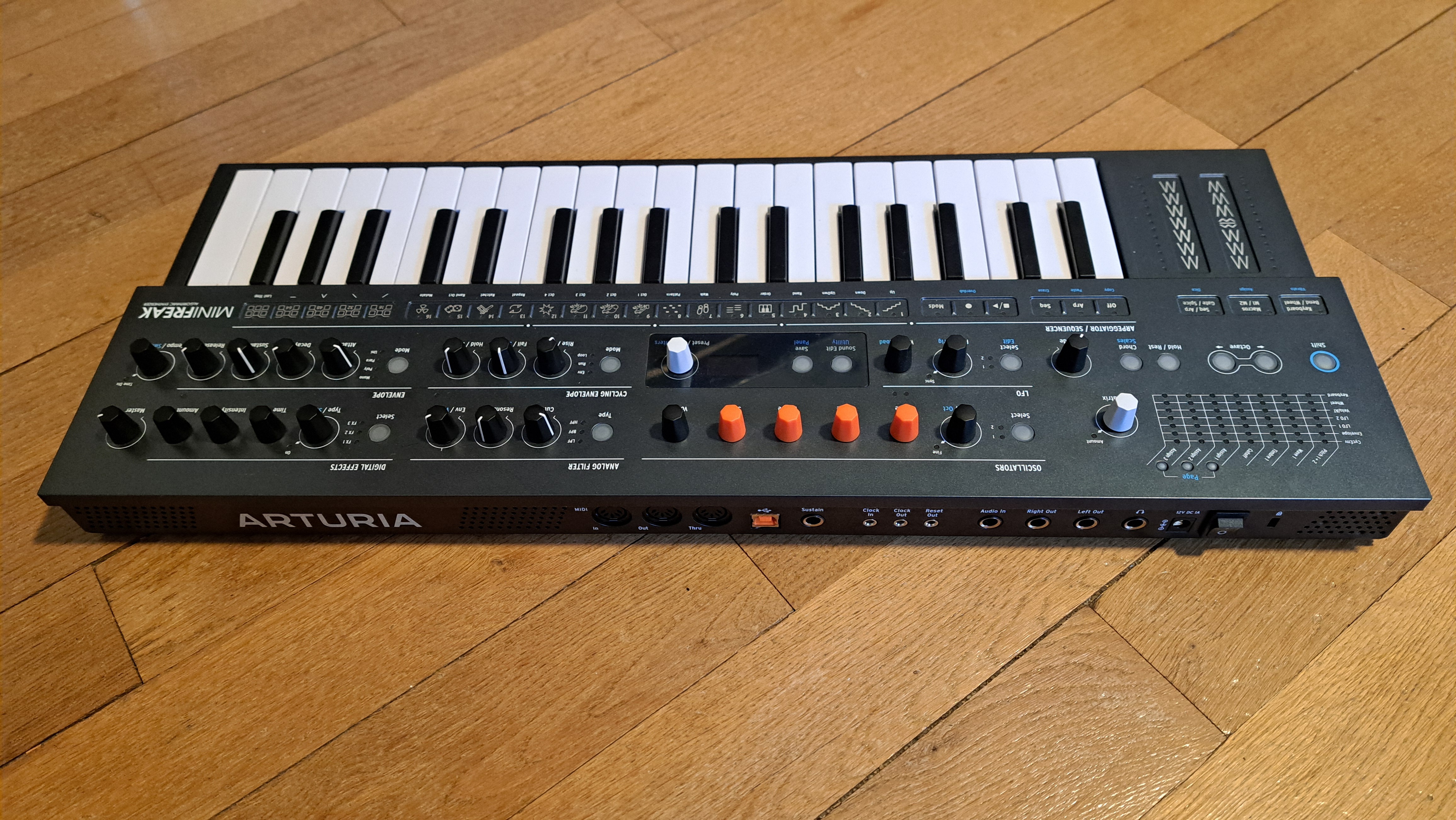 Arturia MiniFreak (72070)