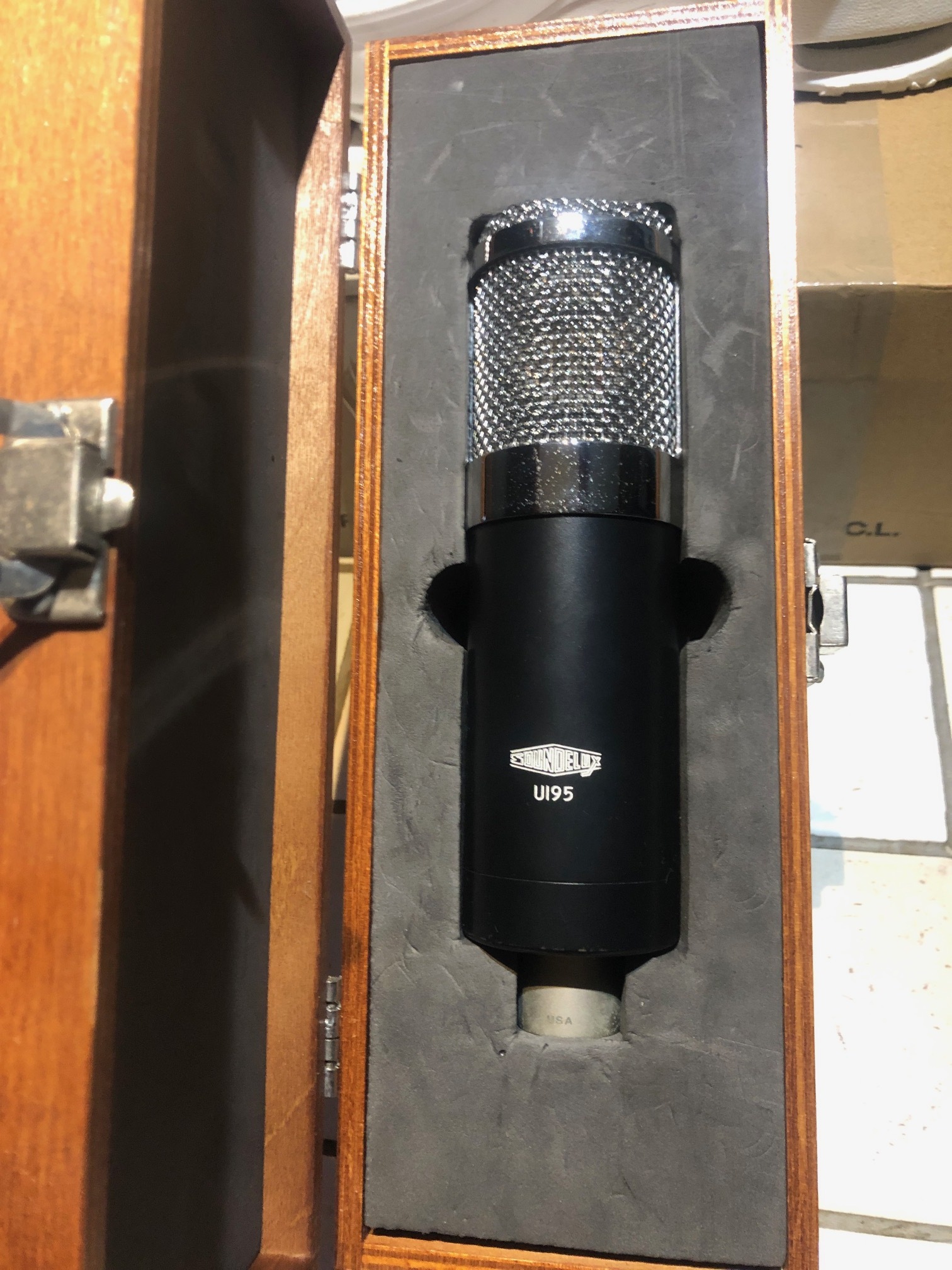 Soundelux USA U195 (88675)