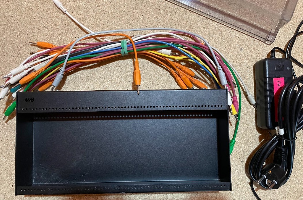 Boîtier eurorack 4MS pod 64x powered
