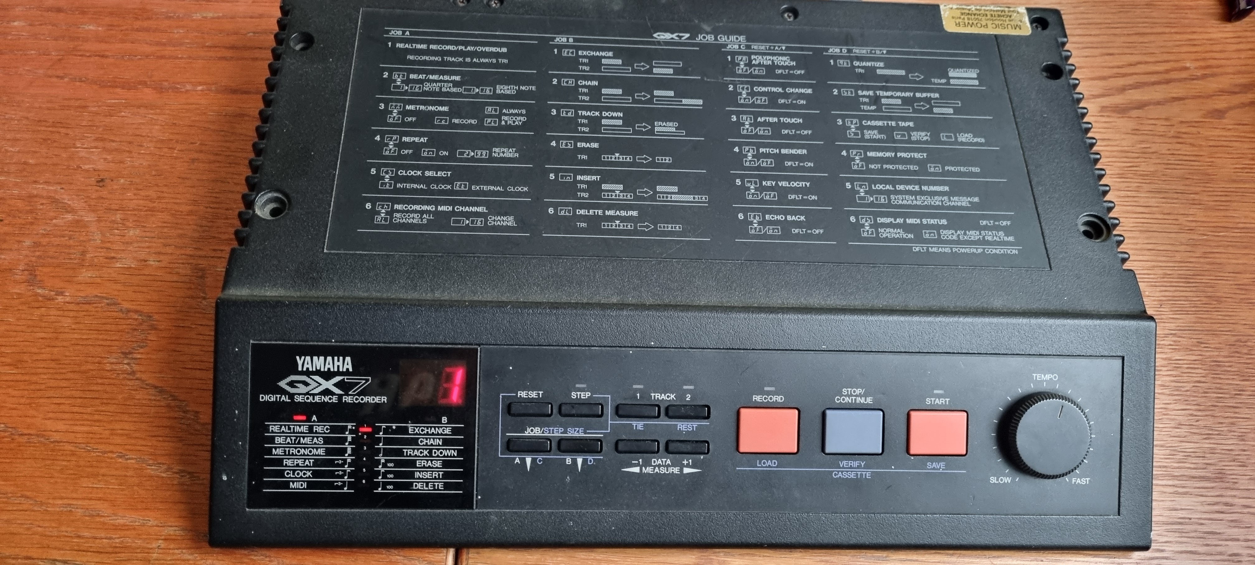 Séquenceur Yamaha QX7 vintage avec manuel